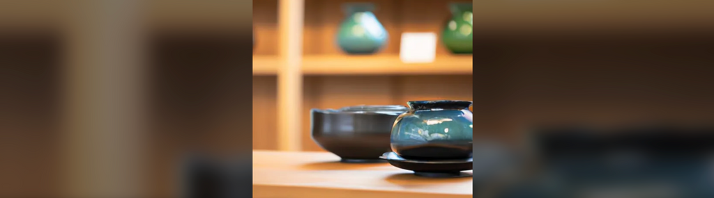 Interview with Dan from Chidori Vintage about the history of Japanese pottery.