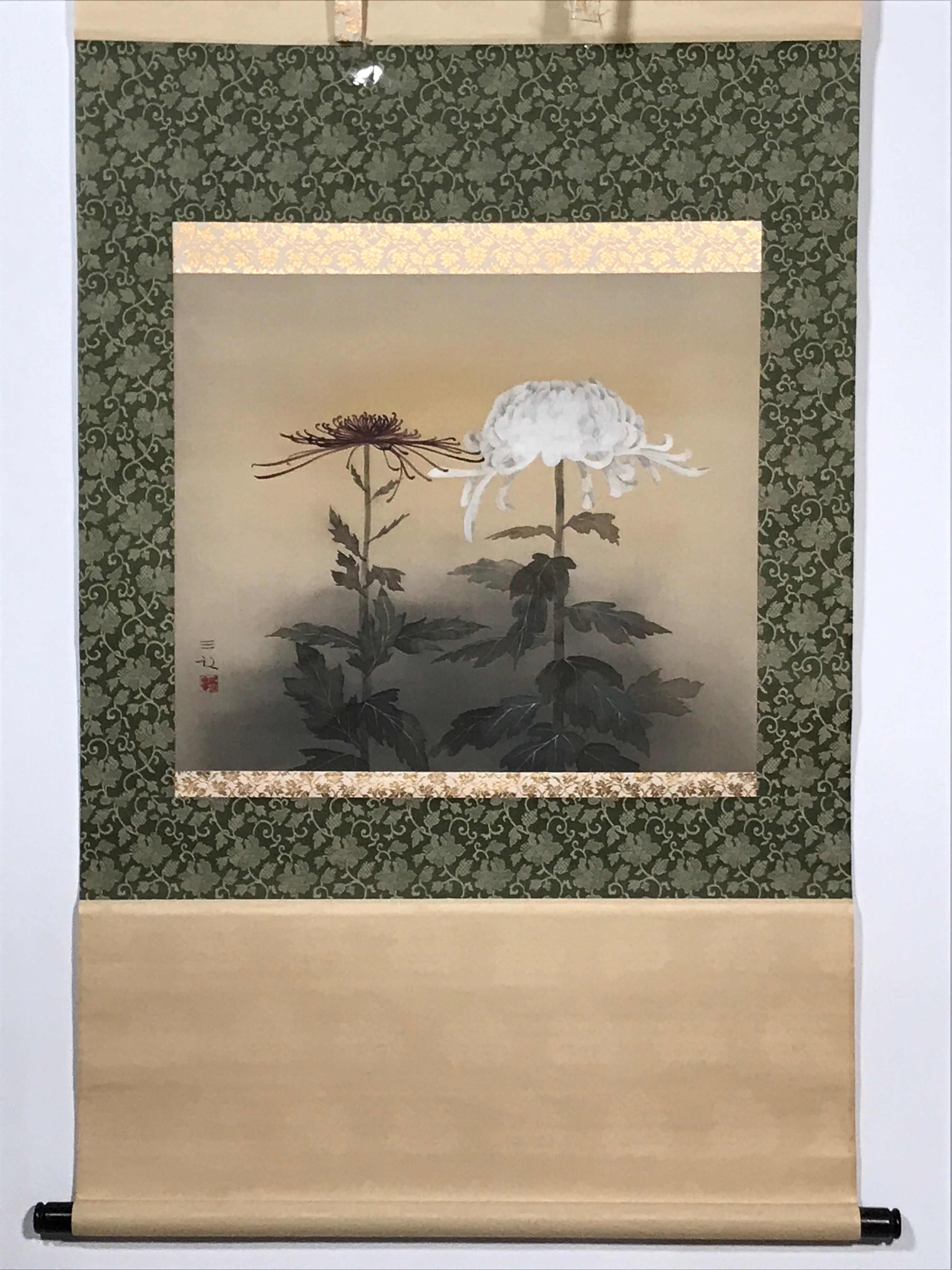 Japanese Boxed Hanging Scroll Vtg Chrysanthemum Kakejiku Chagake SC969