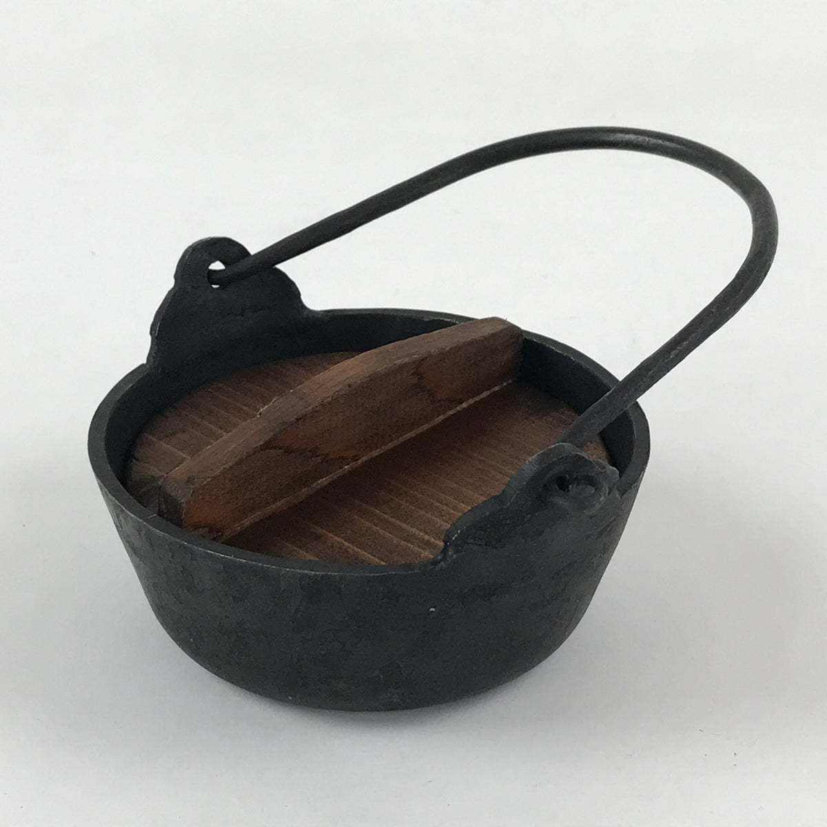Vintage Wood Handled Cast Iron Pots W/ Lids - Taiwan - 1 Qt And 2 Qt