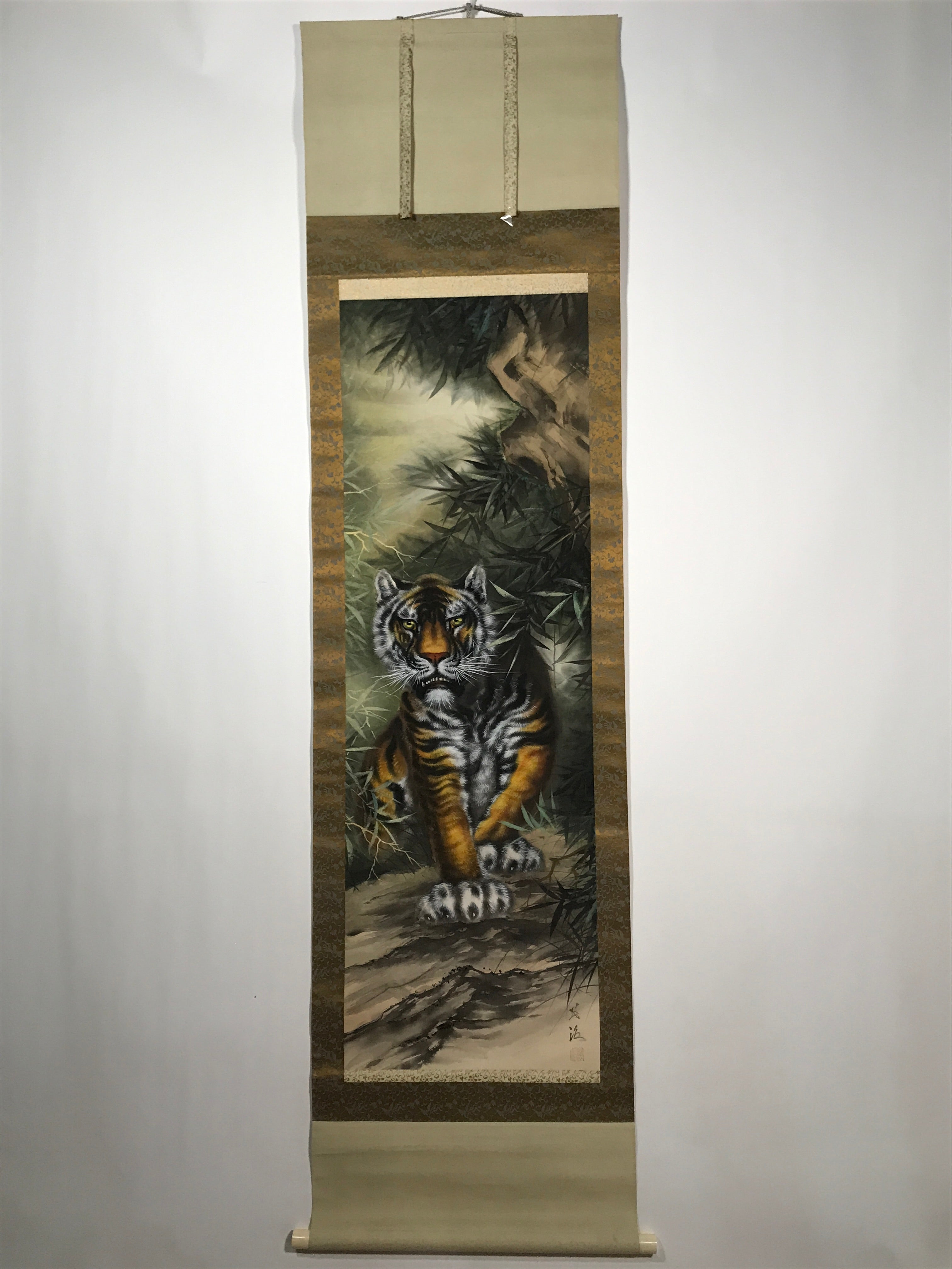 Japanese Hanging Scroll Vtg Tiger Bamboo Color Zodiac Animal Kakejiku SC860