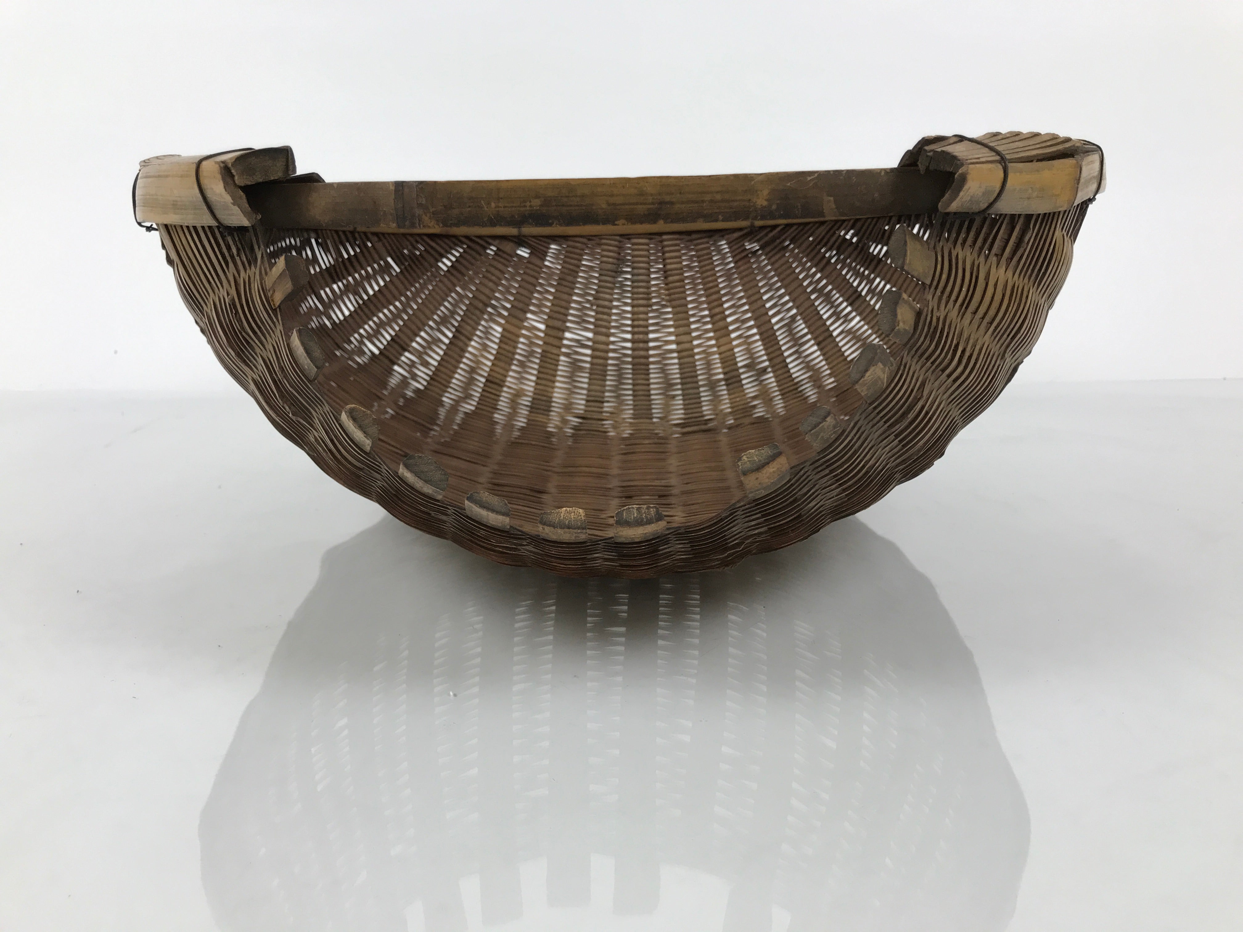 Japanese Bamboo Basket | chidorivintage.com
