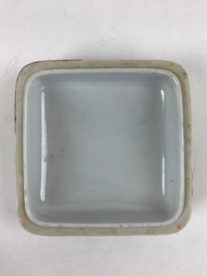 https://chidorivintage.com/cdn/shop/files/Antique-C1900-Japanese-Porcelain-Lidded-4-tiered-Bento-Box-Jubako-Dragon-PY561-8_300x.jpg?v=1698090972