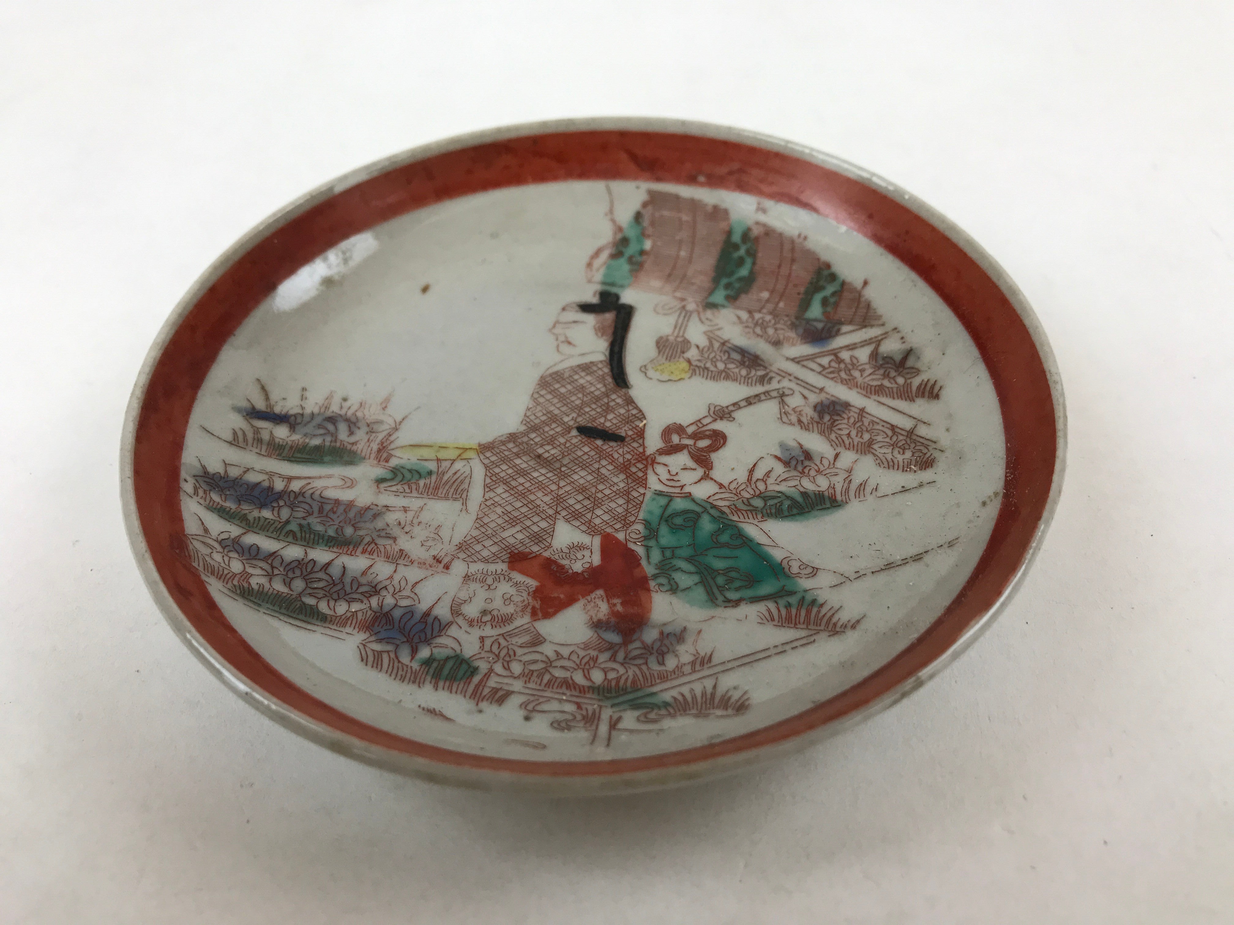 Antique Japanese Ceramic Plate Imari Akae Man Woman Garden Red Green PY615