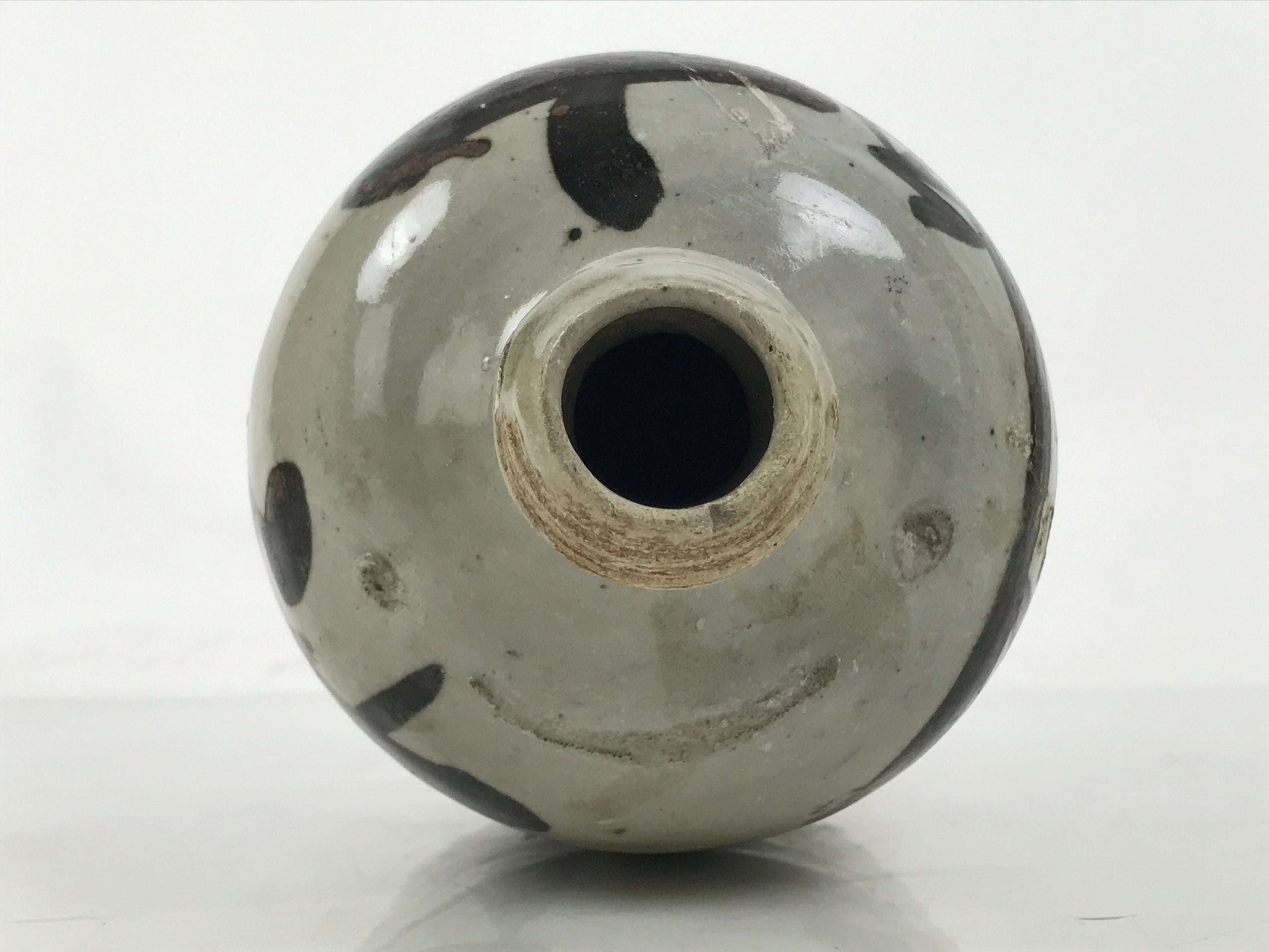 Antique Japanese Ceramic Sake Bottle Kayoi-Tokkuri Gray Black Ikeno TS780