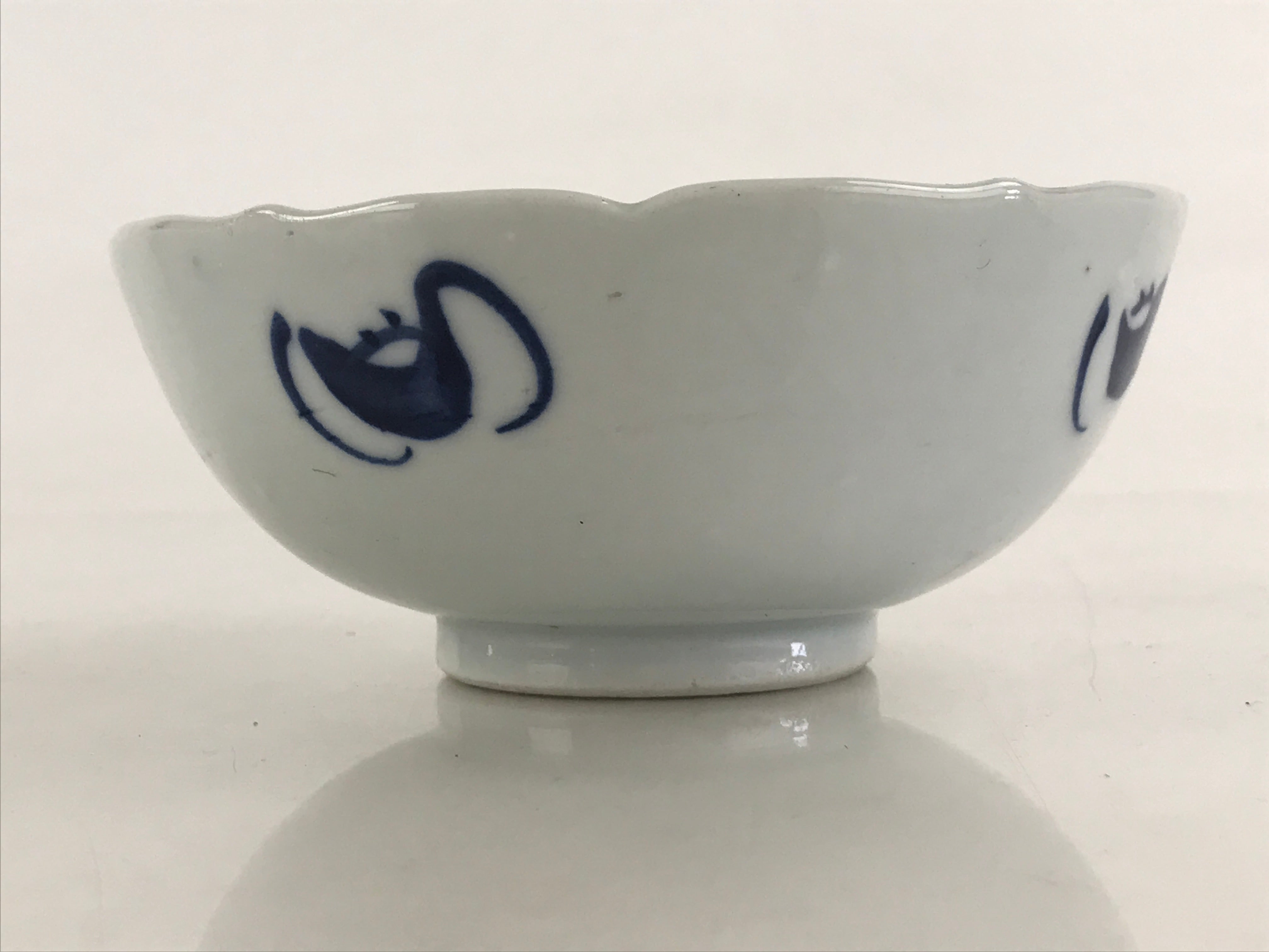 Antique Japanese Koimari Bowl Hachi Blue Sometsuke Leaves Flower Wavy Edge PY349