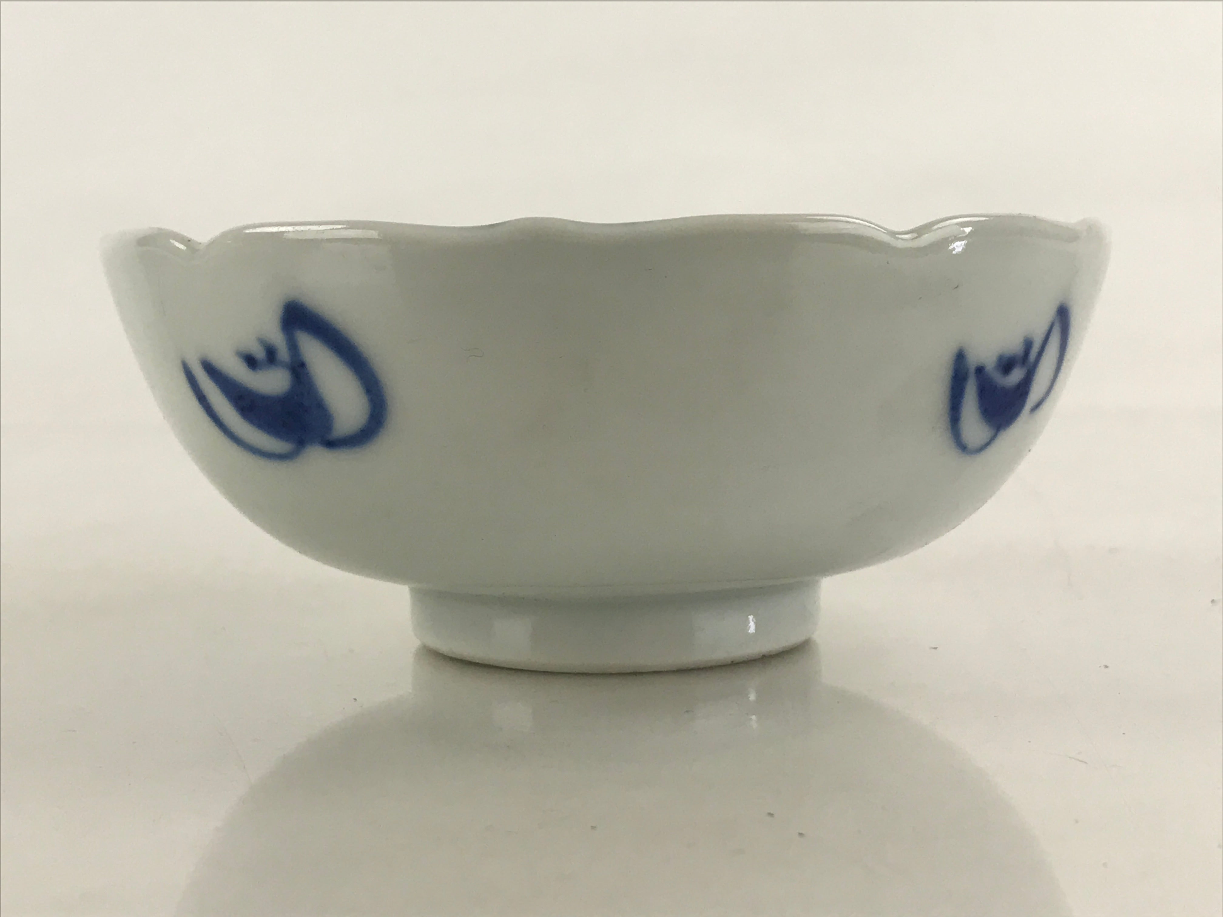 Antique Japanese Koimari Bowl Hachi Blue Sometsuke Leaves Flower Wavy Edge PY350