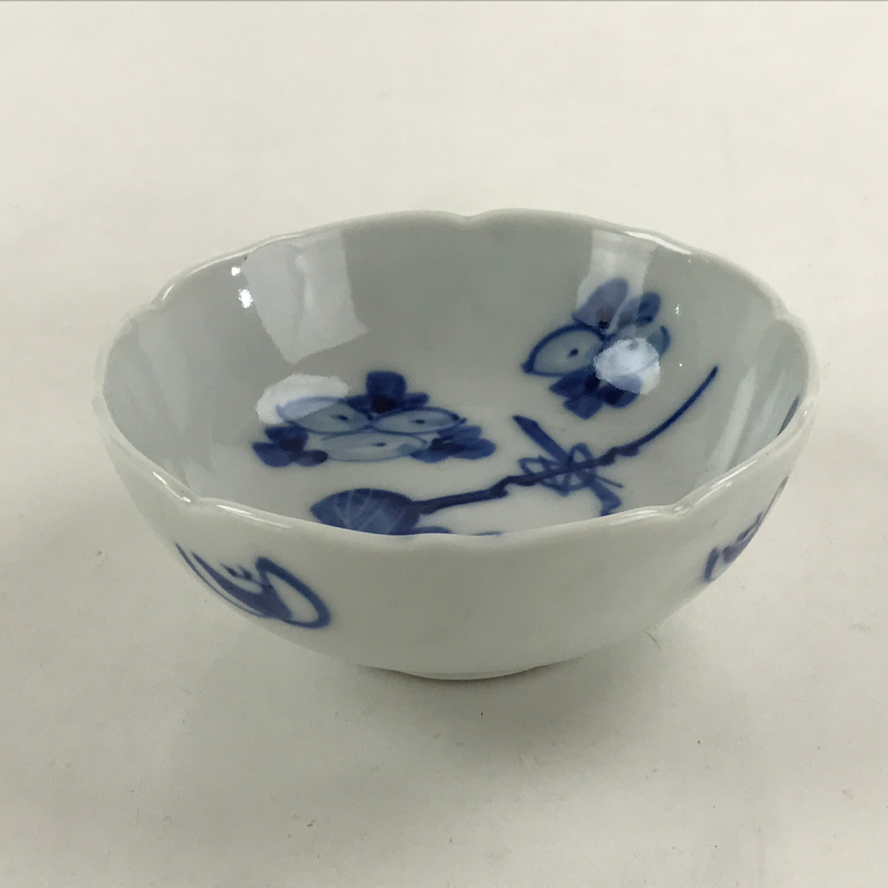 Antique Japanese Koimari Bowl Hachi Blue Sometsuke Leaves Flower Wavy Edge PY350