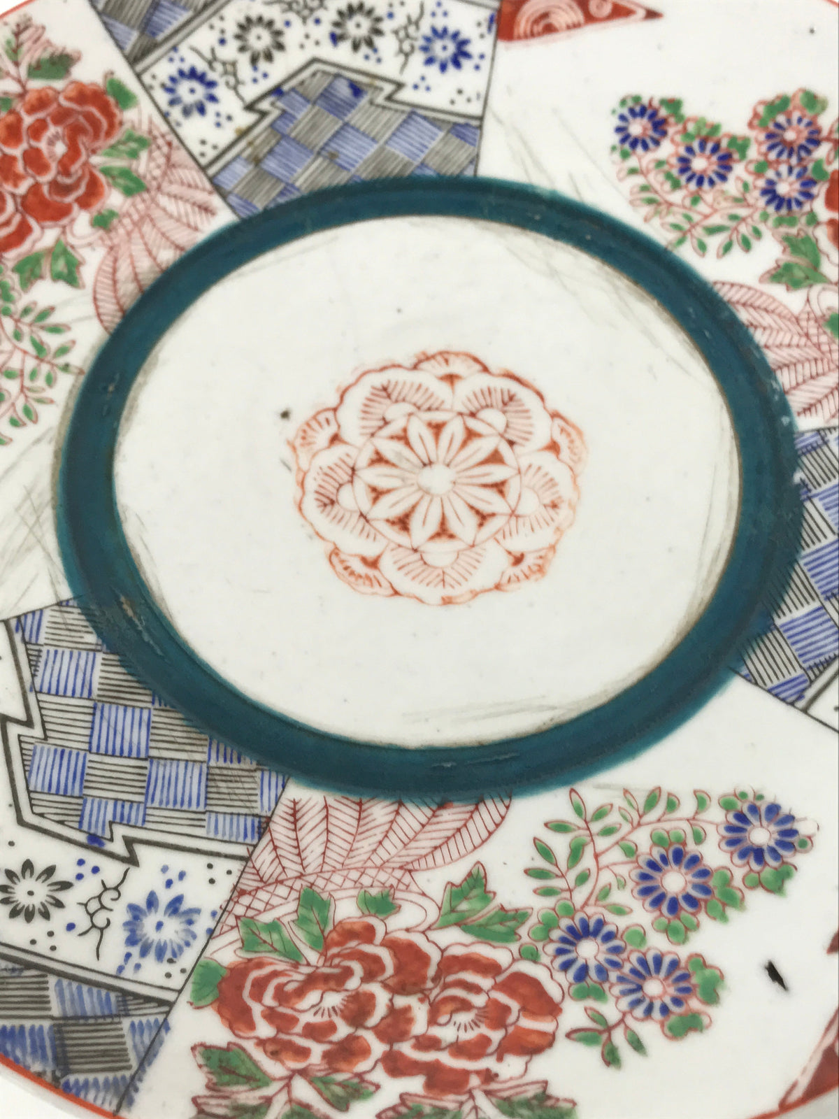 Antique Japanese Kutani Koimari Porcelain Round Plate Peony Red Blue Green PY819
