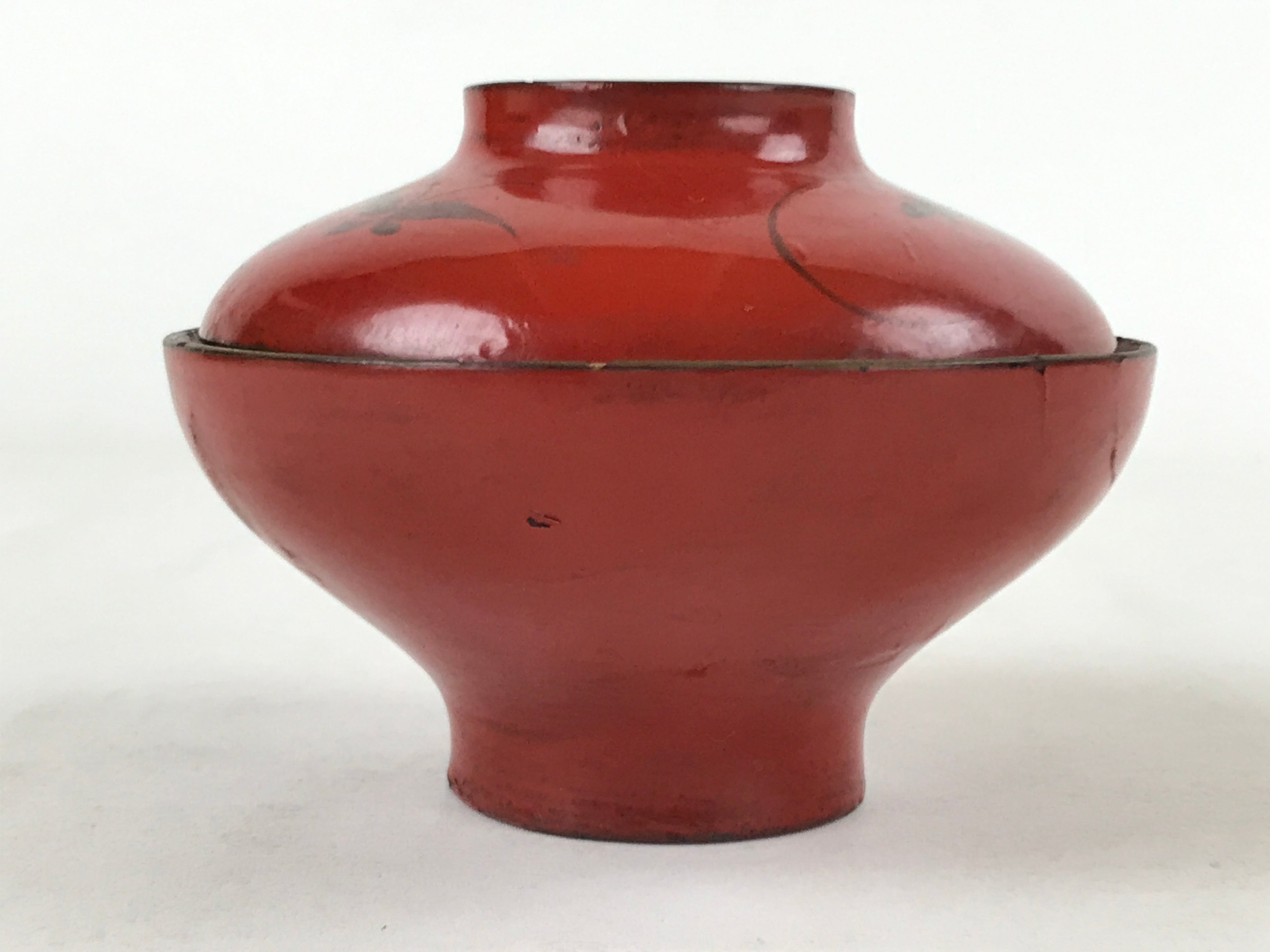 Antique Japanese Lacquer Lidded Bowl Wood Nimonowan Makie Chrysanthemum Red LB81