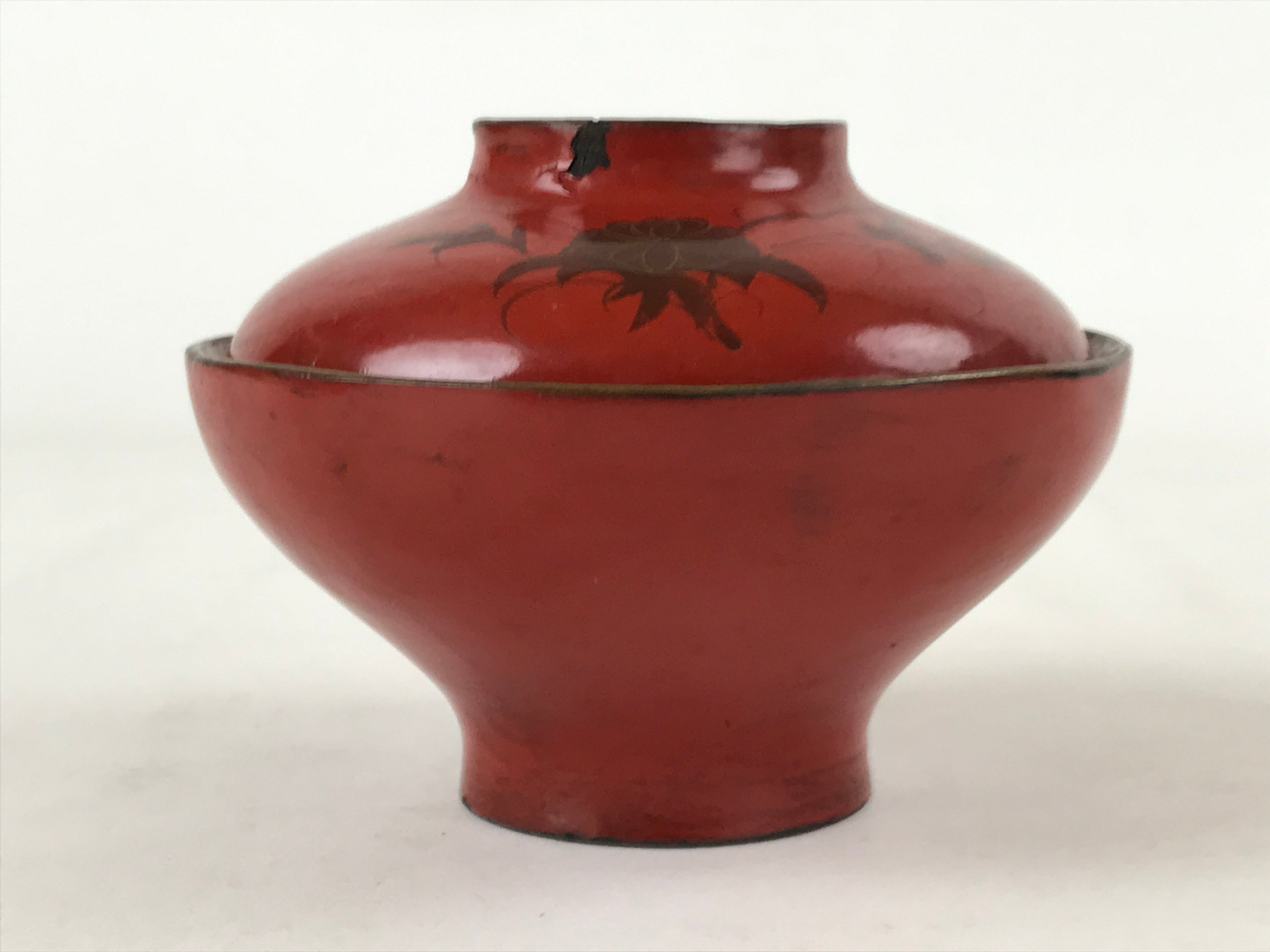 Antique Japanese Lacquer Lidded Bowl Wood Nimonowan Makie Chrysanthemum Red LB84