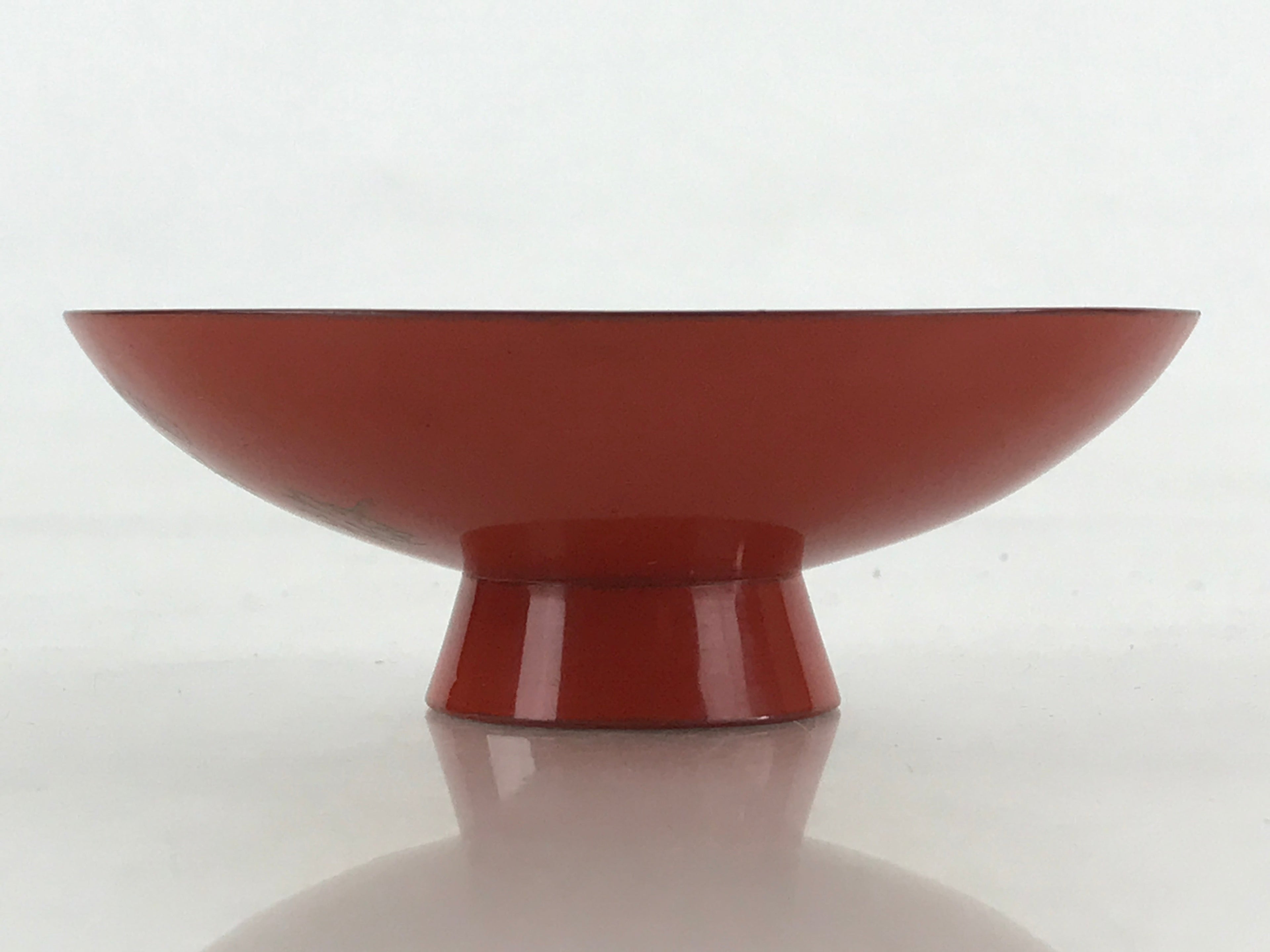 Antique Japanese Lacquered Sake Cup Sakazuki Red Men Talking Guinomi Ochoko G83