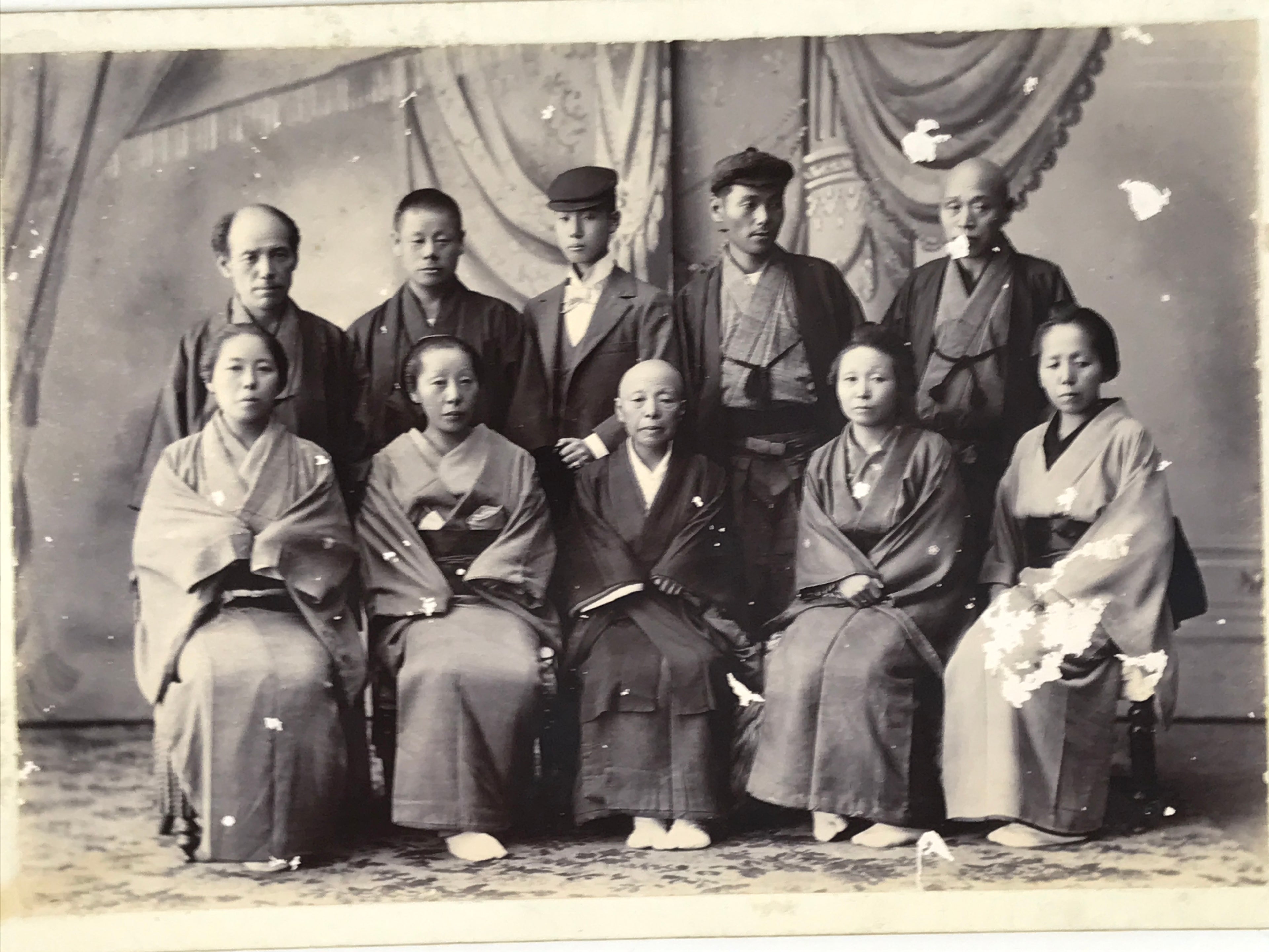 Antique Japanese Taisho Family Group Photograph Portrait Kimono Black White PH37
