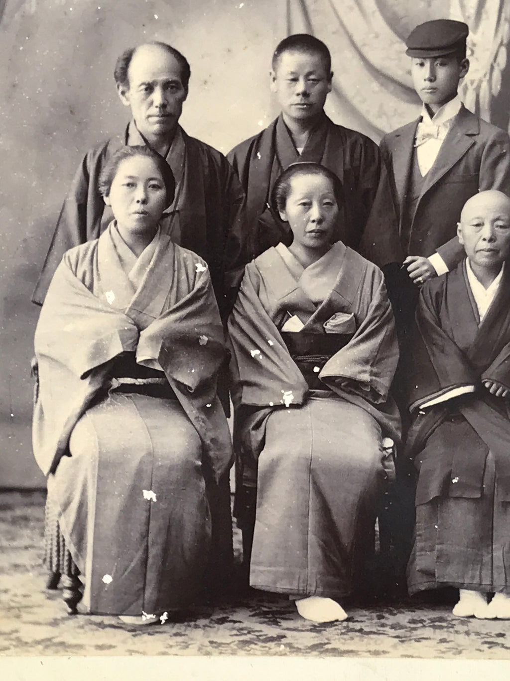 Antique Japanese Taisho Family Group Photograph Portrait Kimono Black White PH37