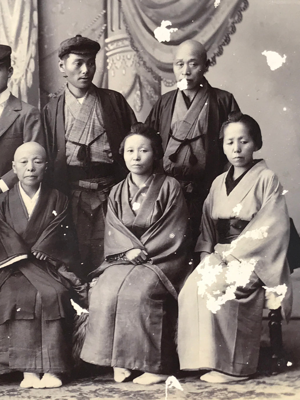 Antique Japanese Taisho Family Group Photograph Portrait Kimono Black White PH37