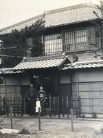 Antique Japanese Taisho Young Family Photograph Kimono House Black White PH17