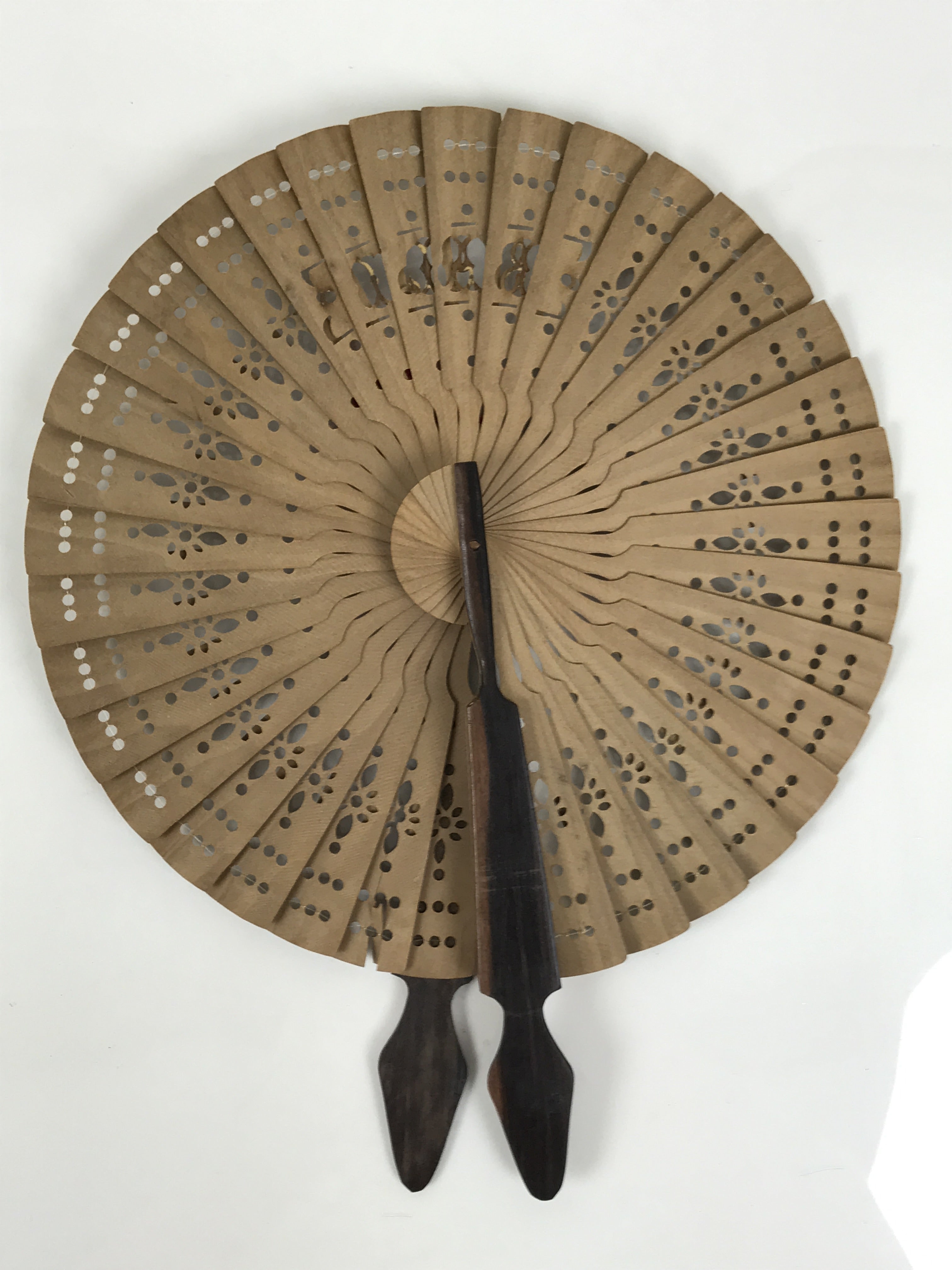 Chinese Carved Round Sandalwood Folding Fan Sensu Floral Pattern Red Tassel 5D23