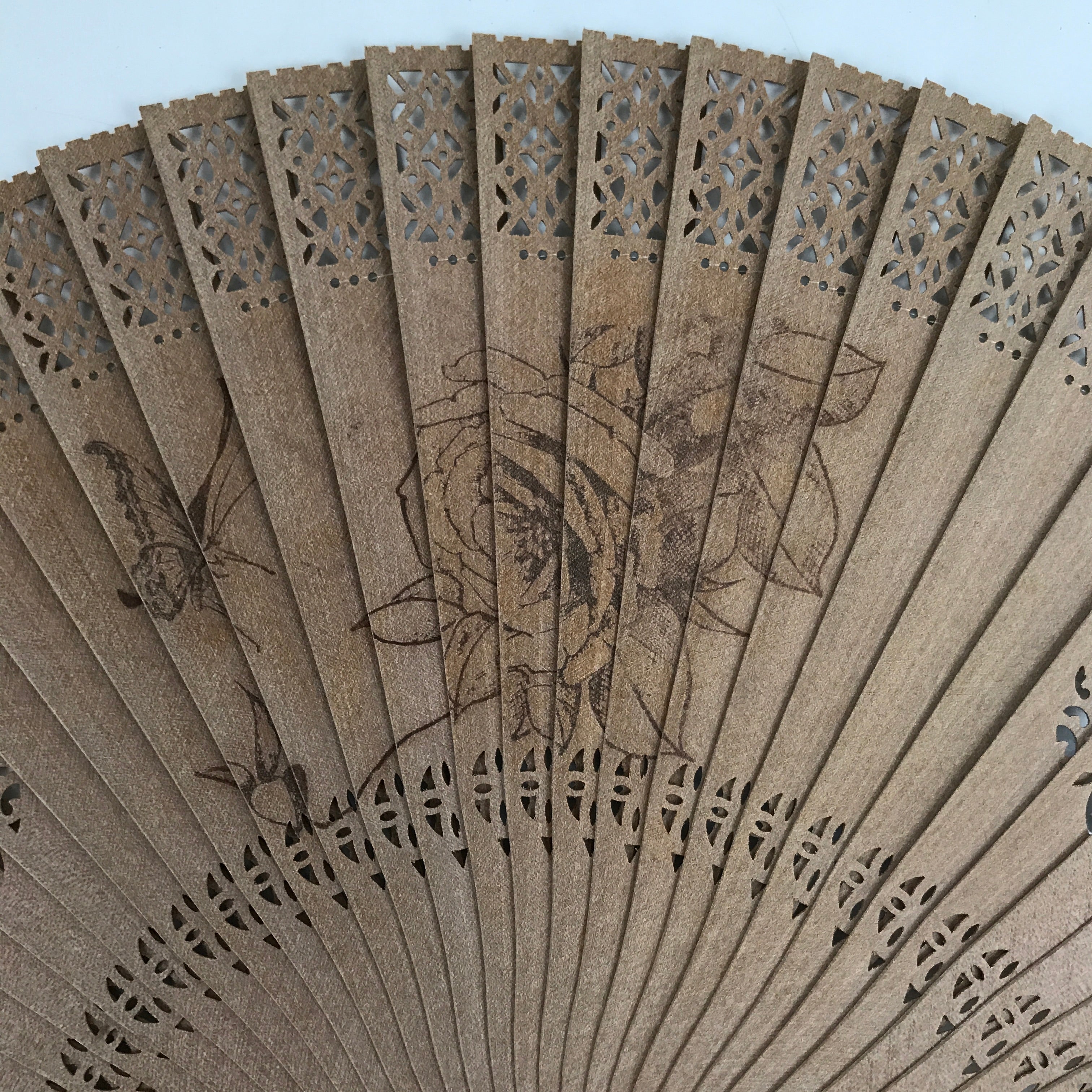 Chinese Carved Sandalwood Folding Fan Sensu Vtg Bird Rose Red Tassel Brown 4D812