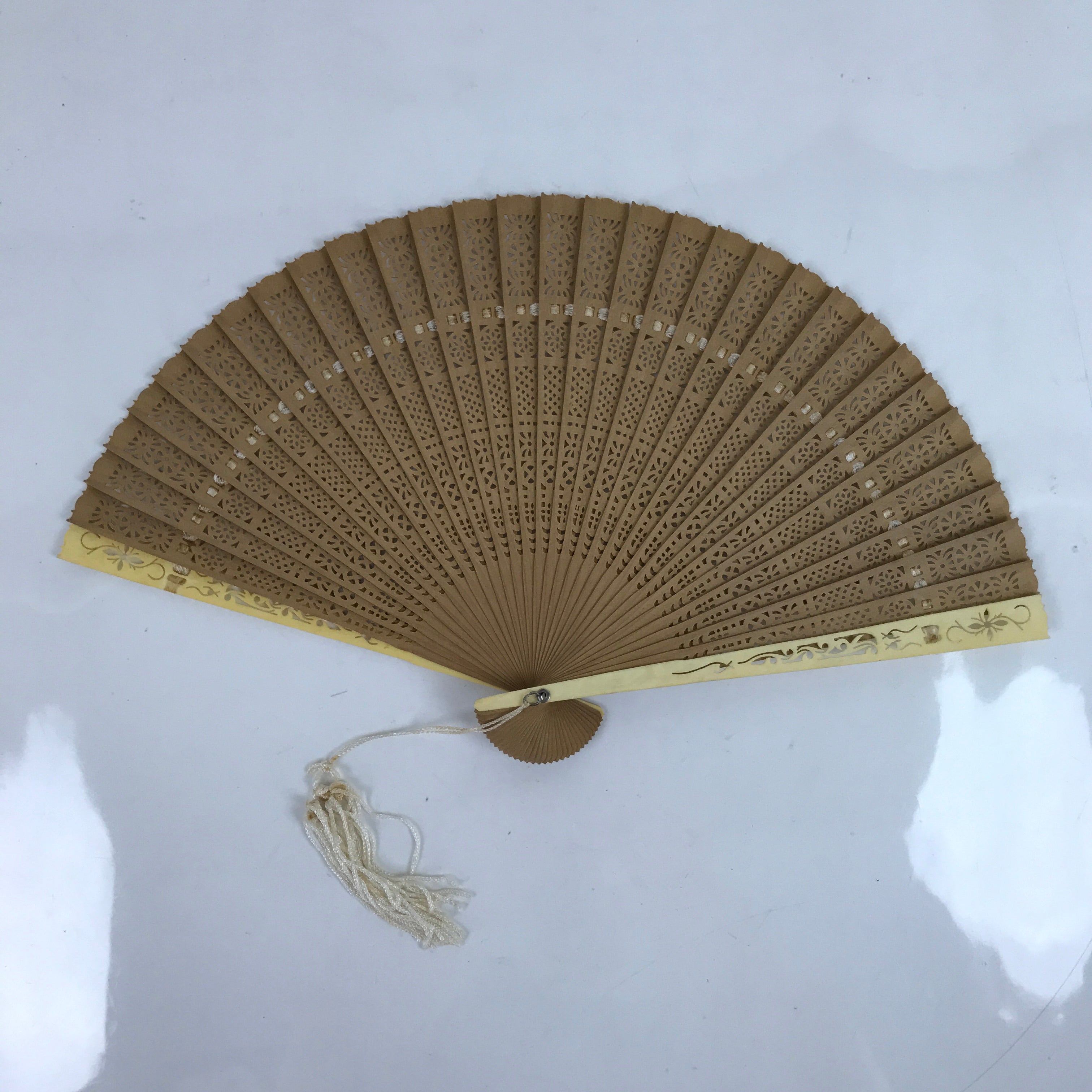 Chinese Carved Sandalwood Folding Fan Sensu Vtg Floral Cutout White Tassel 4D806