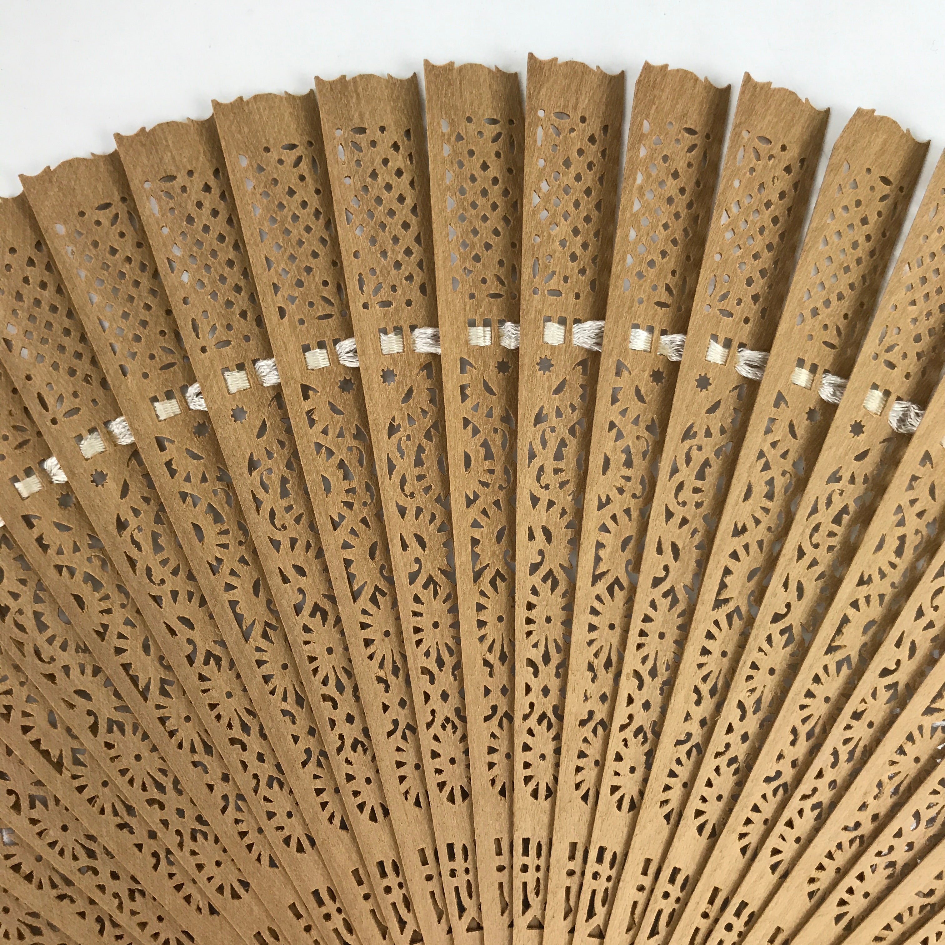 Chinese Carved Sandalwood Folding Fan Sensu Vtg Floral Cutout White Tassel 4D841