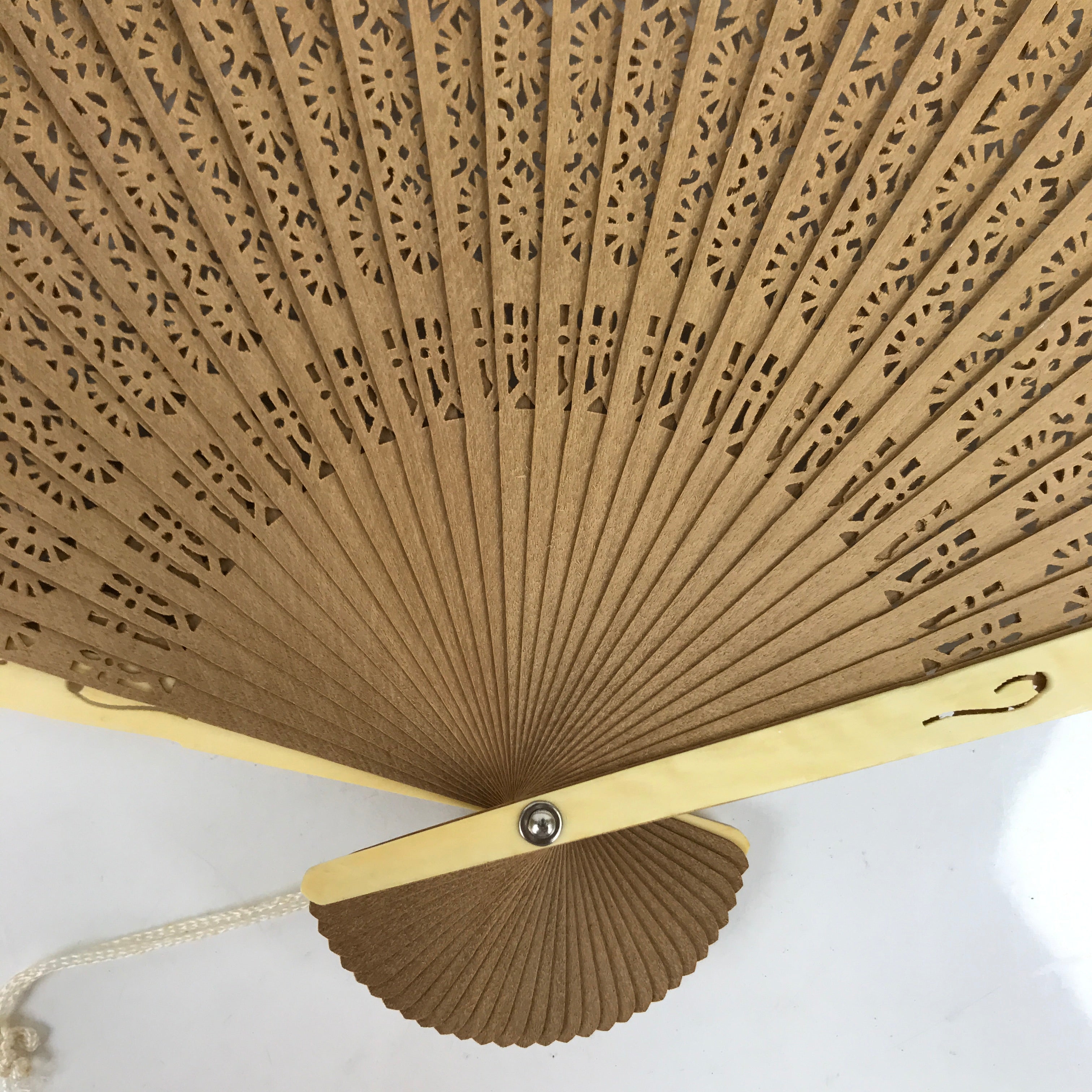 Chinese Carved Sandalwood Folding Fan Sensu Vtg Floral Cutout White Tassel 4D841