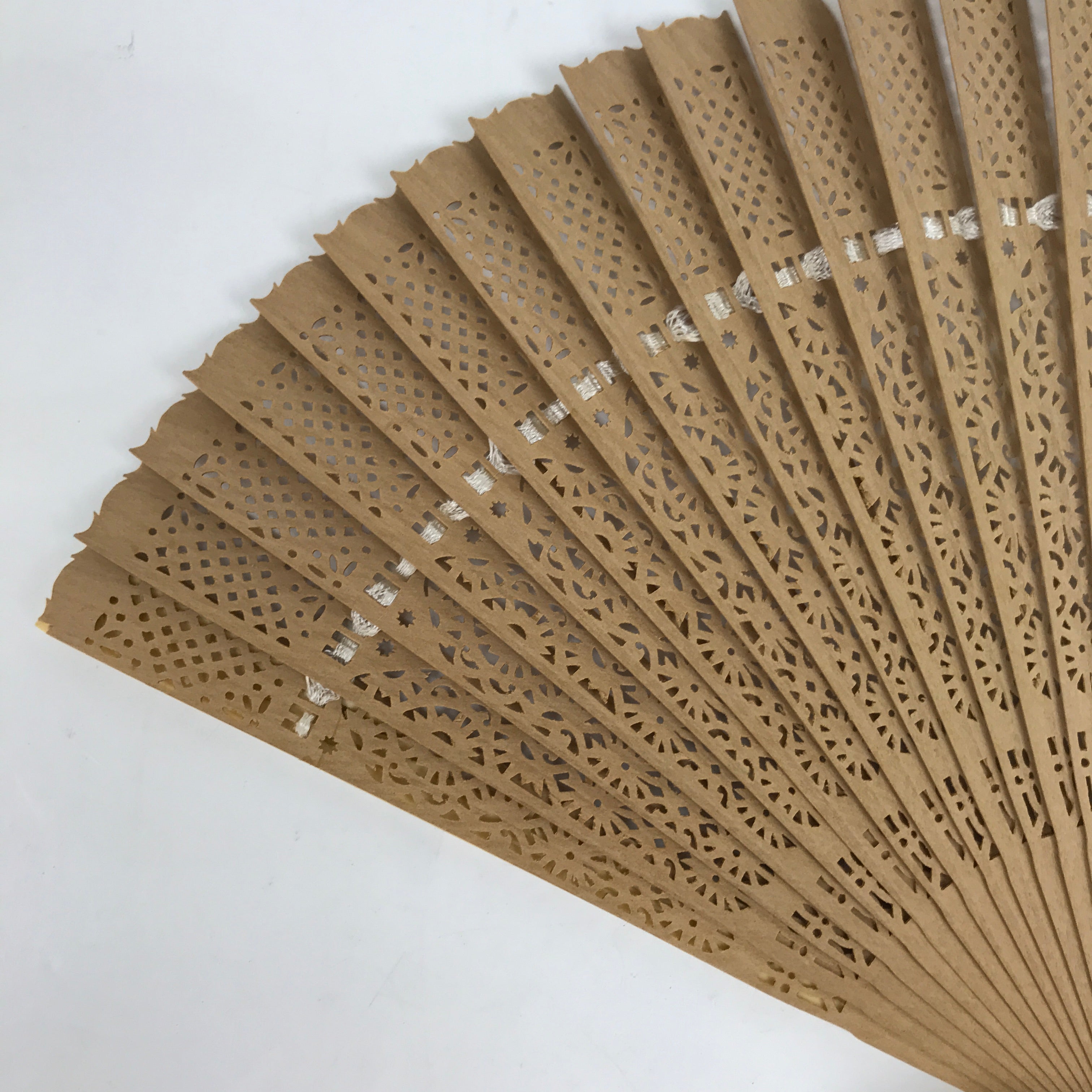 Chinese Carved Sandalwood Folding Fan Sensu Vtg Floral Cutout White Tassel 4D841