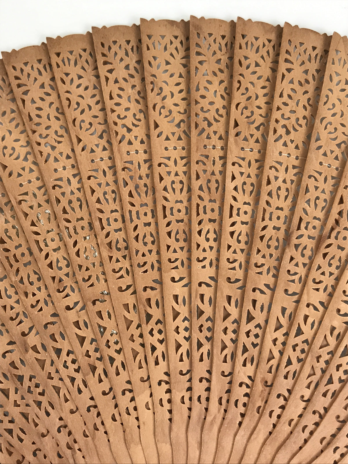 Chinese Carved Sandalwood Folding Fan Sensu Vtg Floral Pattern White Tassel 5D21
