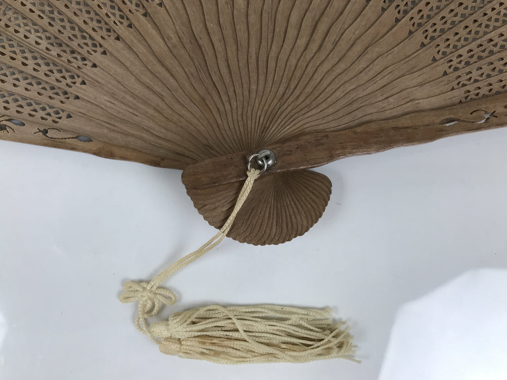 Chinese Carved Sandalwood Folding Fan Sensu Vtg Floral Pattern White Tassel 5D22