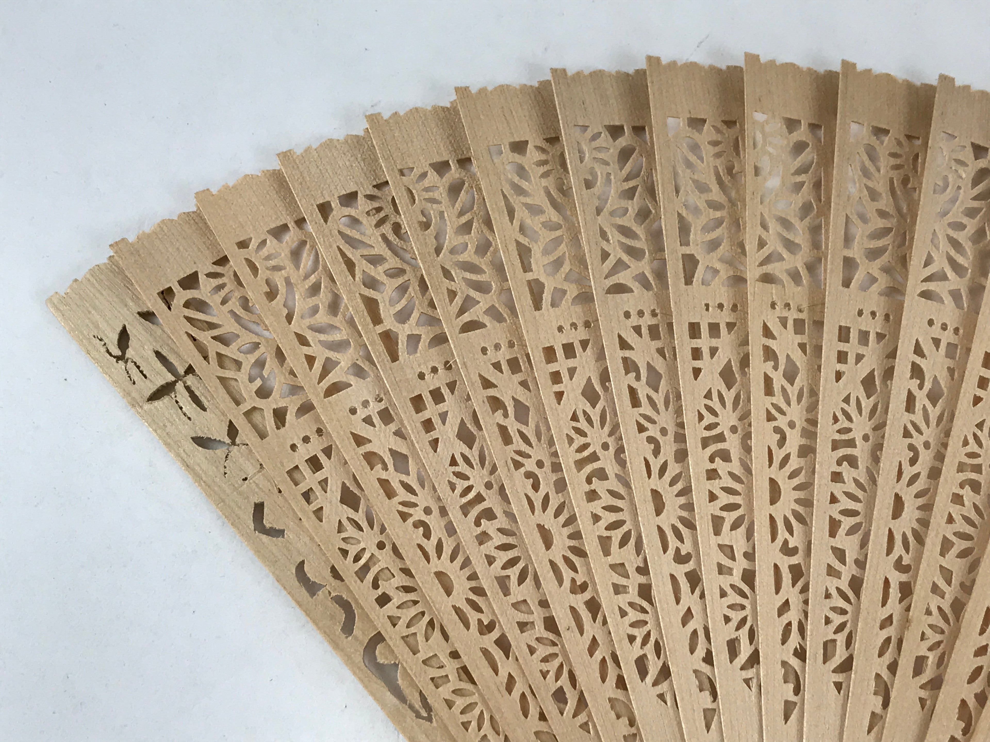Chinese Carved Sandalwood Folding Fan Vtg Floral Geometric Boxed 4D716