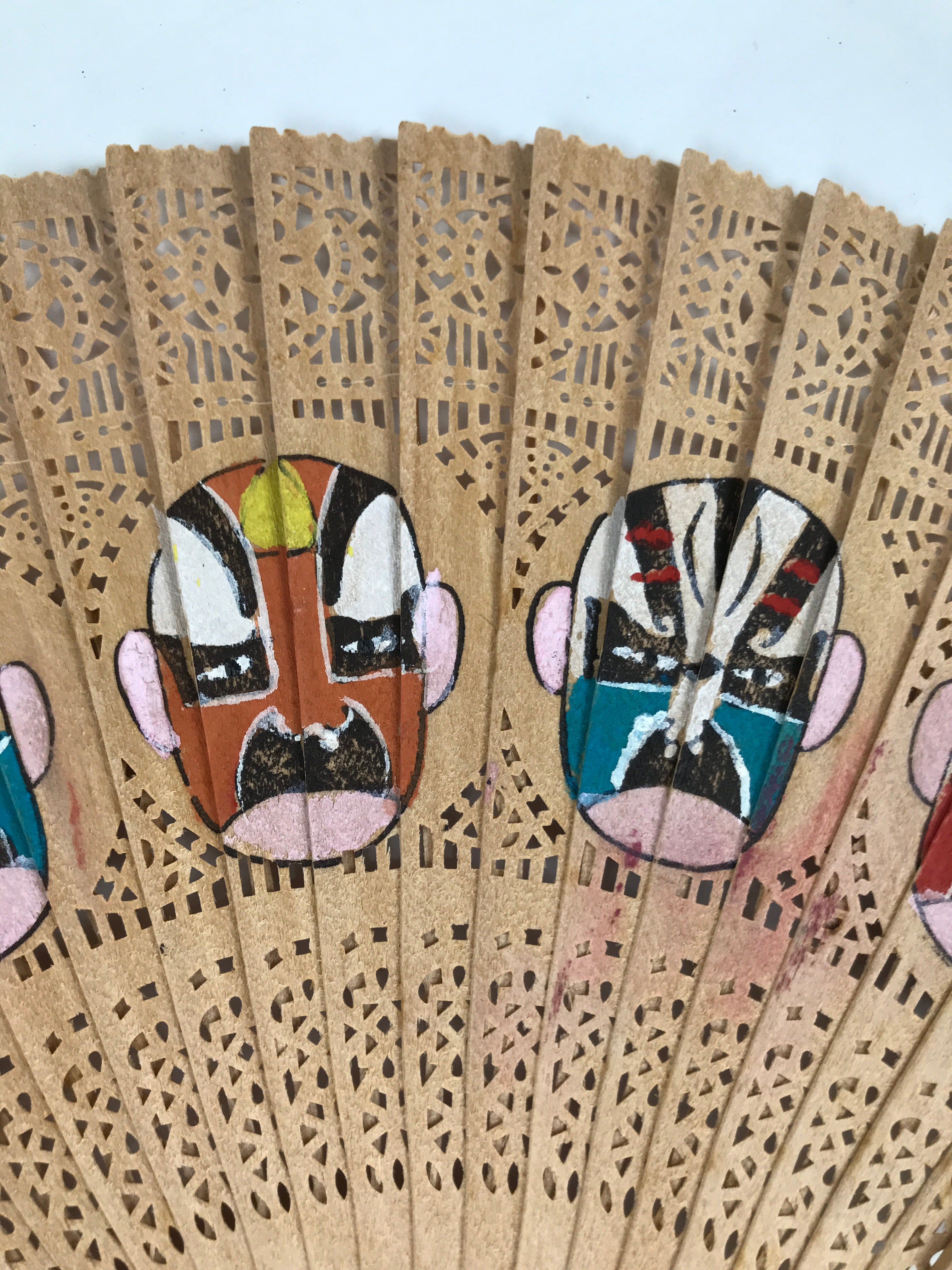 Chinese Folding Fan Sensu Vtg Beijing Opera Color Masks Sandalwood Boxed 4D924