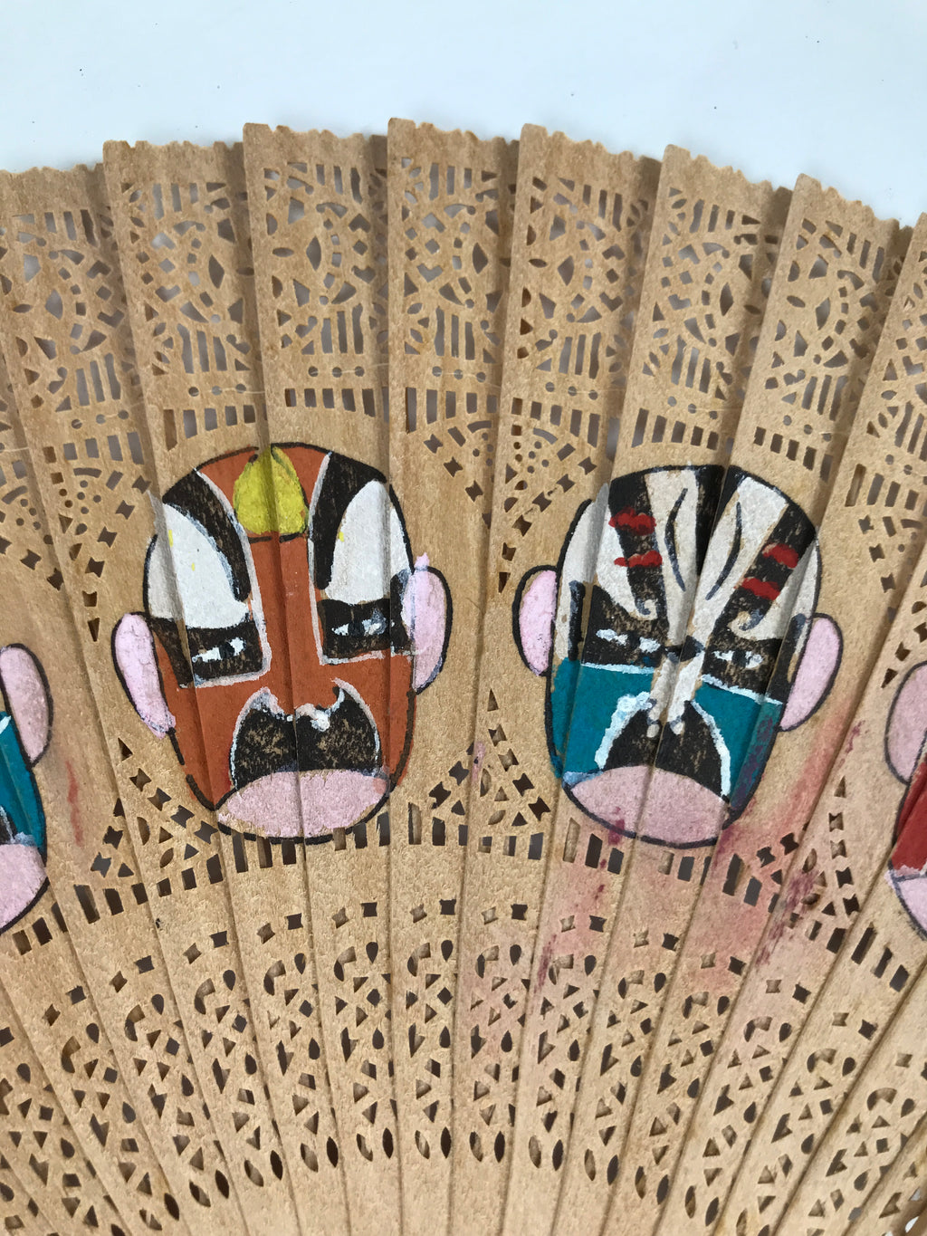 Chinese Folding Fan Sensu Vtg Beijing Opera Color Masks Sandalwood Boxed 4D924