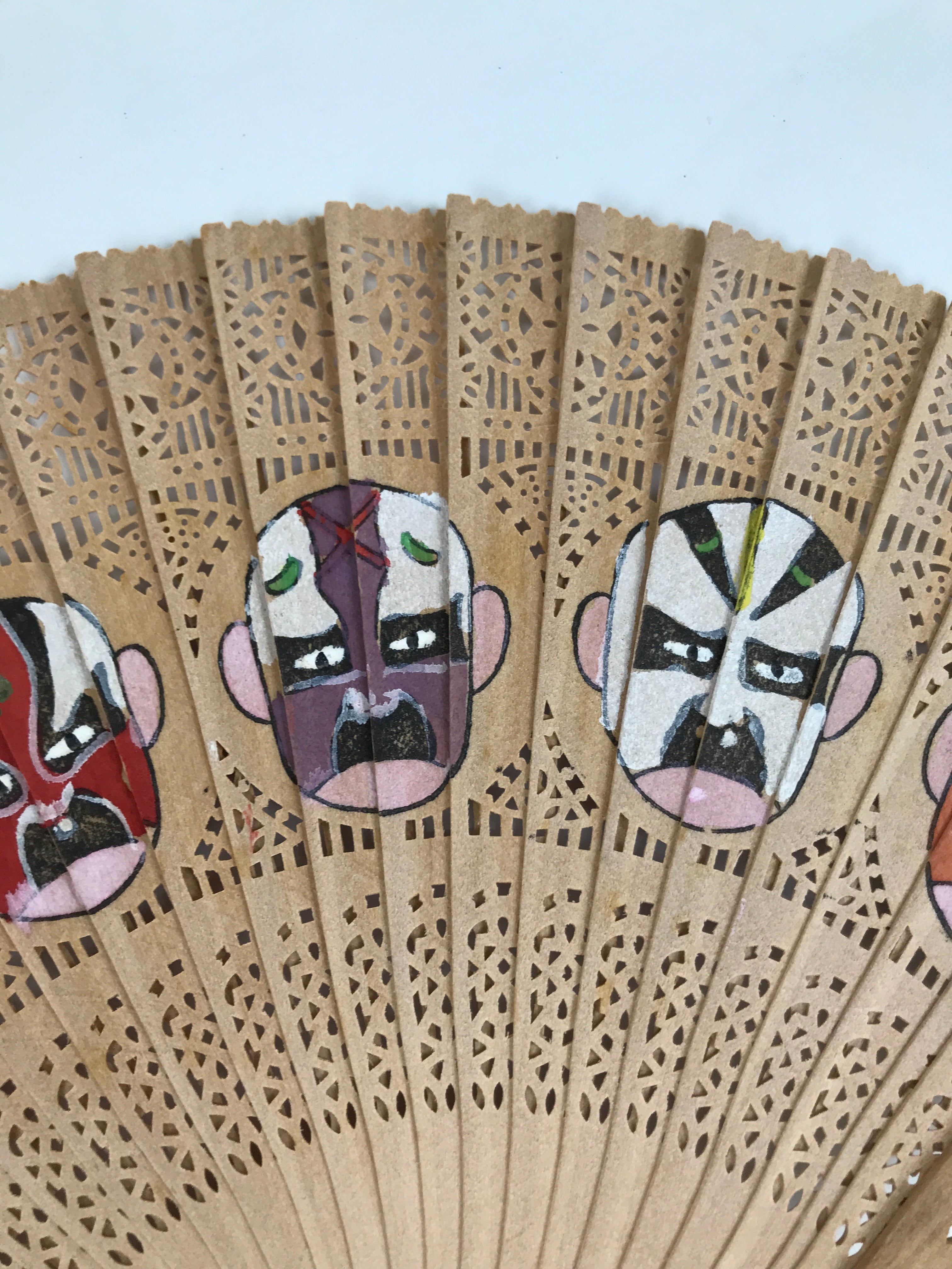 Chinese Folding Fan Sensu Vtg Beijing Opera Color Masks Sandalwood Boxed 4D924