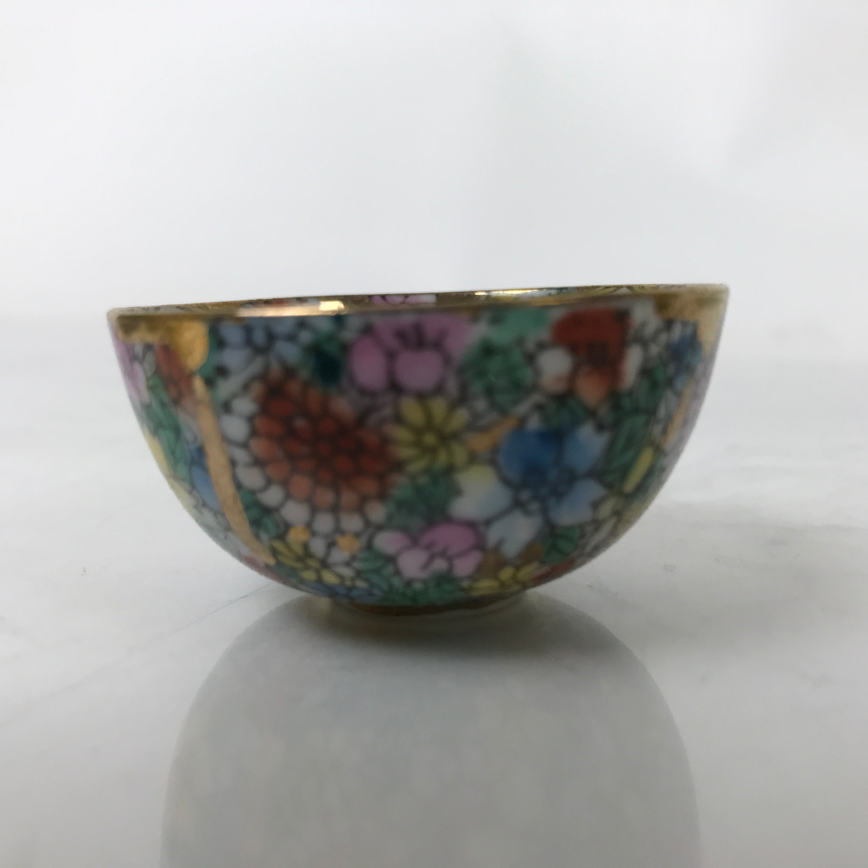 Chinese Porcelain Sake Cup Vtg Ochoko Flower Man Baby Gold Colorful Gold G276