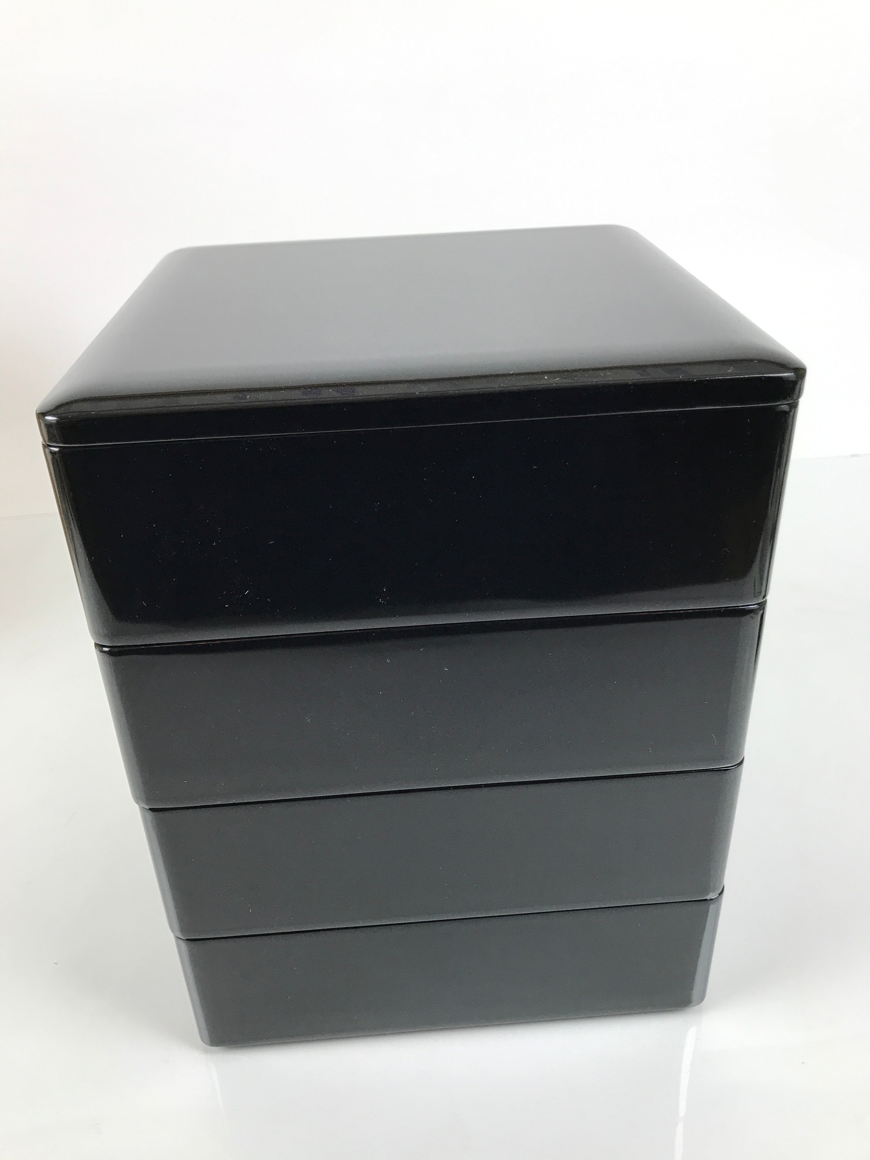 Japanese Lacquerware Lidded Bento Box 4 Tiers Wood Storage Box Black Red PX815-KT - Bento-chidorivintage.com