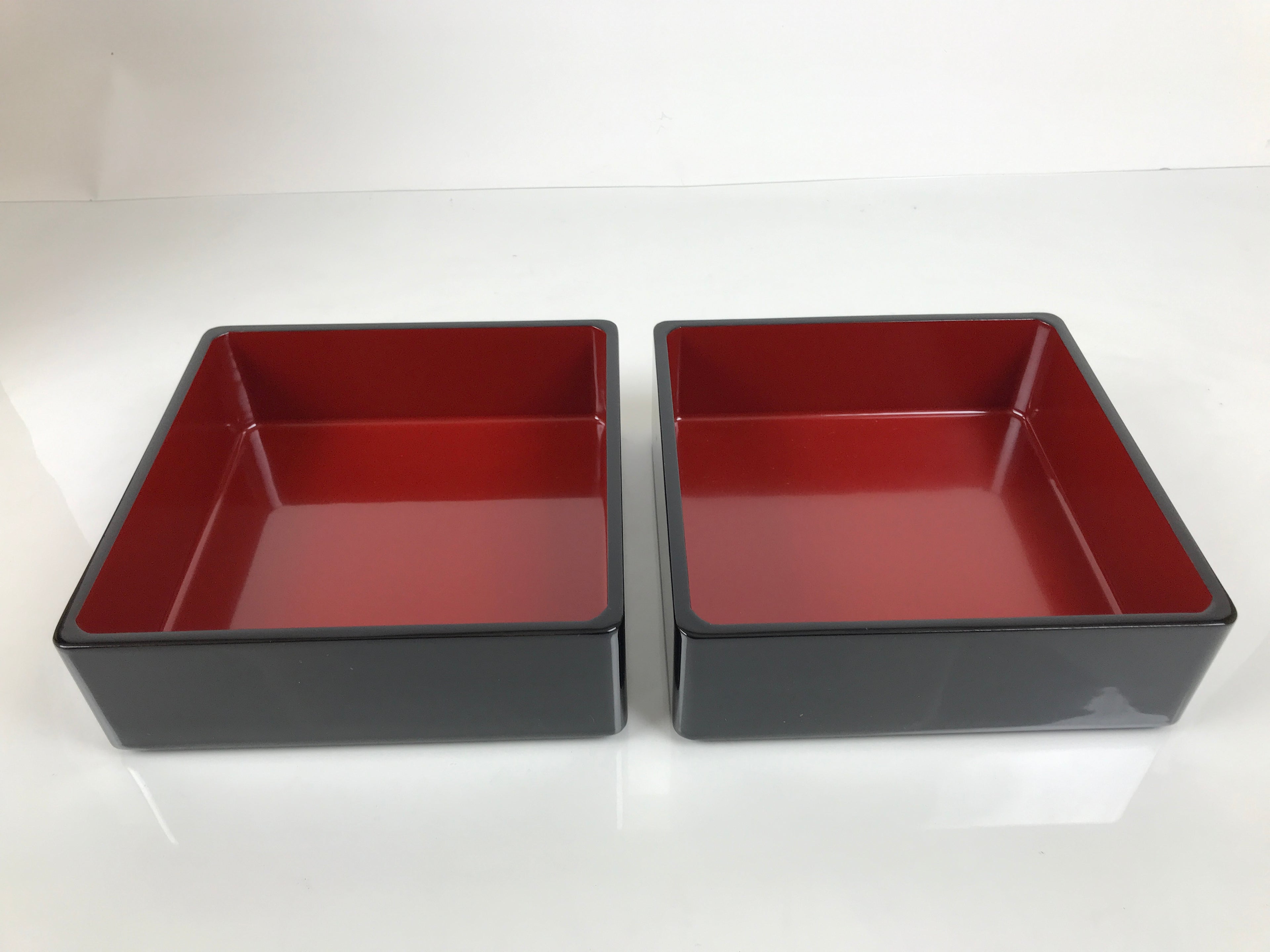 Japanese Lacquerware Lidded Bento Box 4 Tiers Wood Storage Box Black Red PX815-KT - Bento-chidorivintage.com