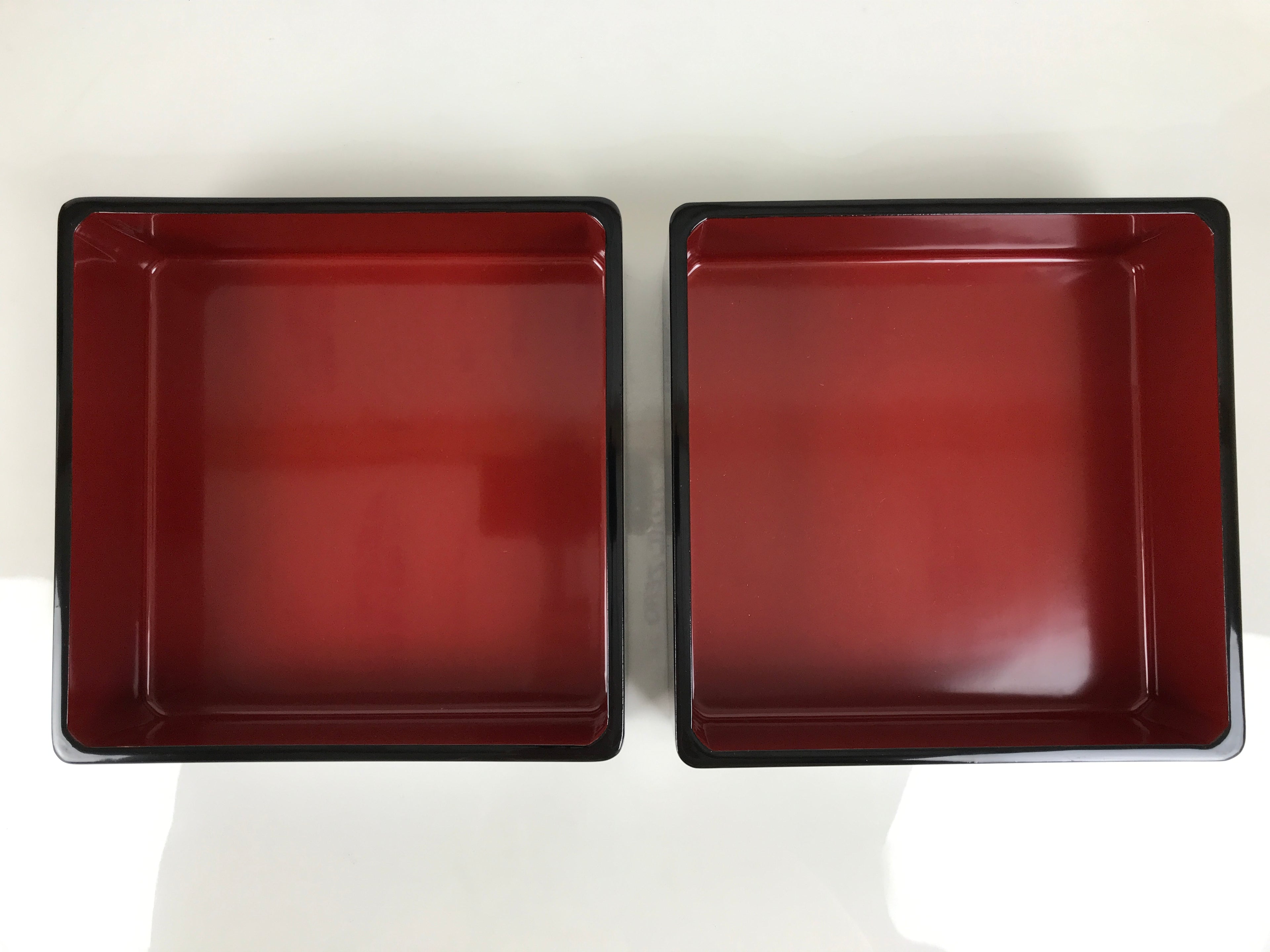 Japanese Lacquerware Lidded Bento Box 4 Tiers Wood Storage Box Black Red PX815-KT - Bento-chidorivintage.com