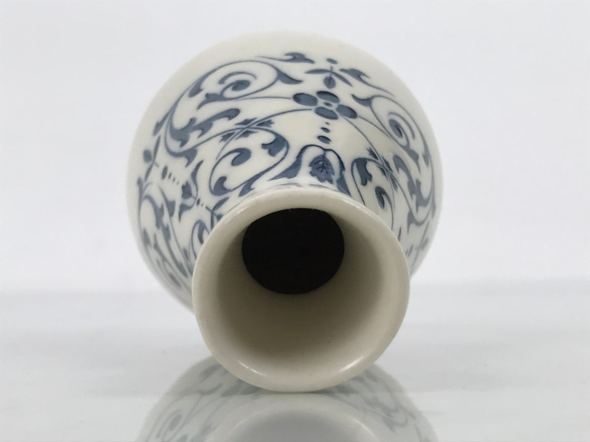 Japanese Porcelain Sake Bottle Tokkuri Vtg Tachikichi White Blue Arabesque TS934-KT - Sake Bottle-chidorivintage.com