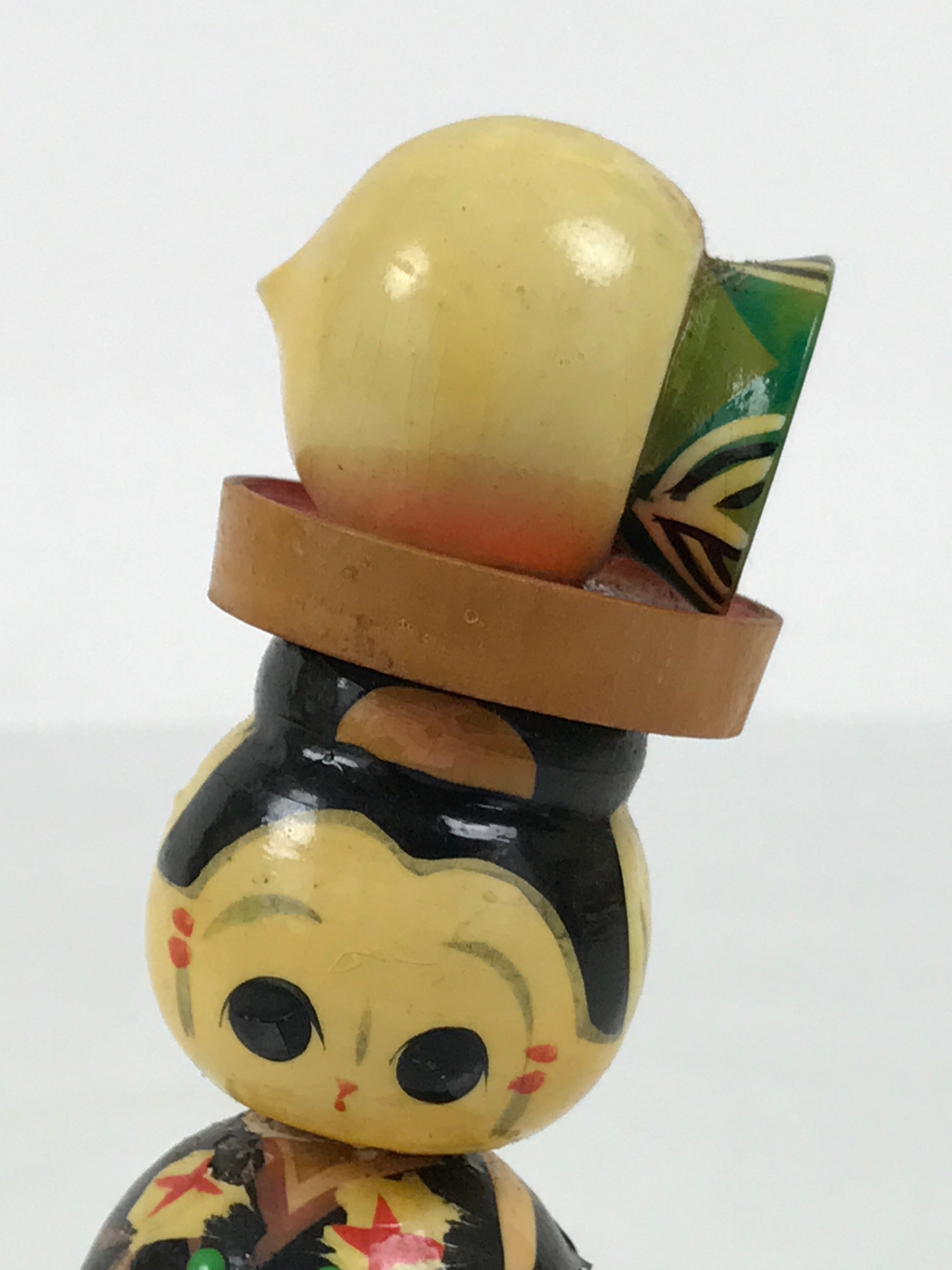 Japanese Wooden Kokeshi Doll Figurine Vtg Wobbly Head Sakurajima Radish KF853-AD - Kokeshi-chidorivintage.com
