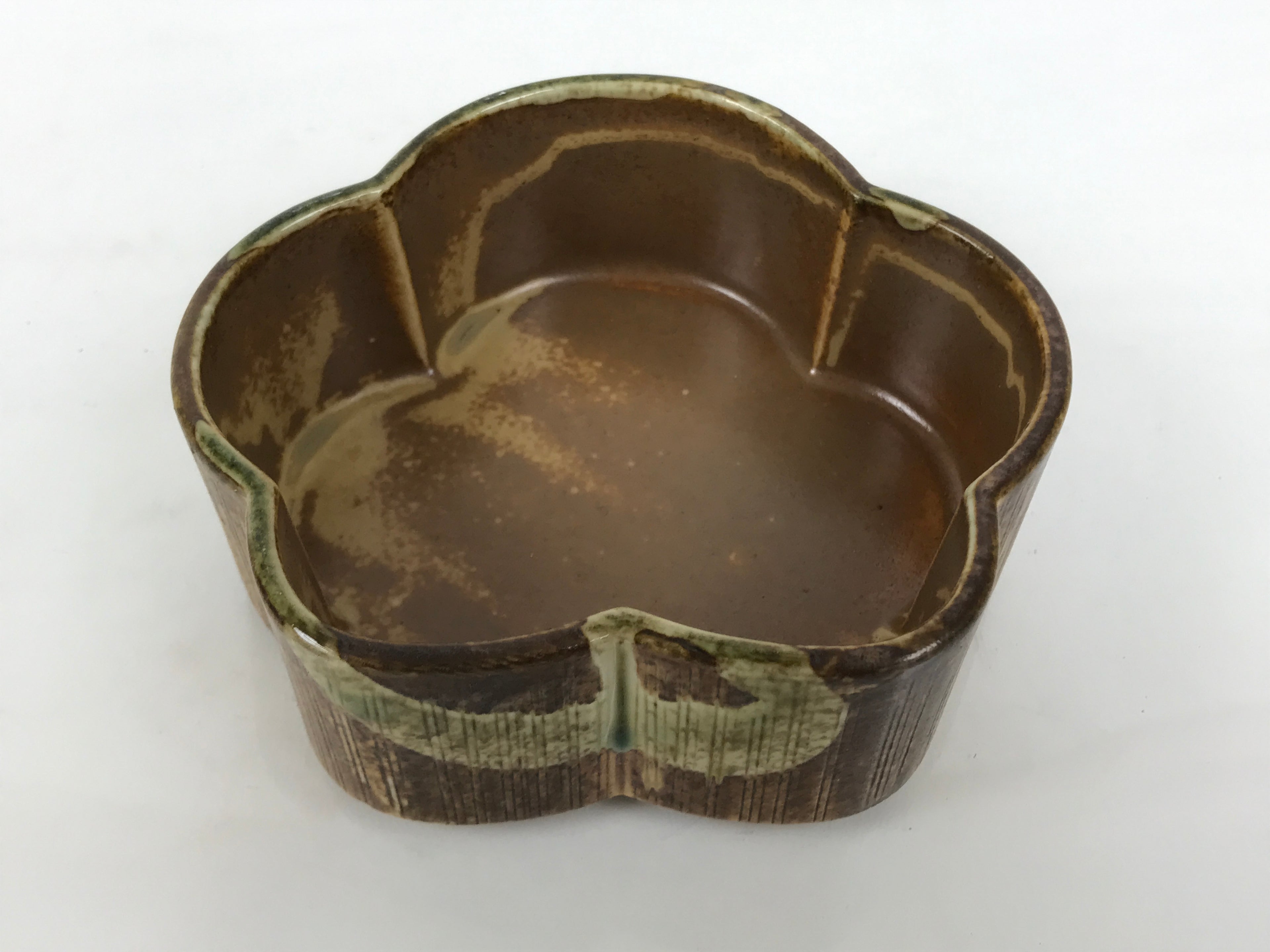 Japanese Oribe Ceramic Snack Bowl Lidded Kashiki Pottery Plum Blossom Brown Y582-KT - Bowl-chidorivintage.com