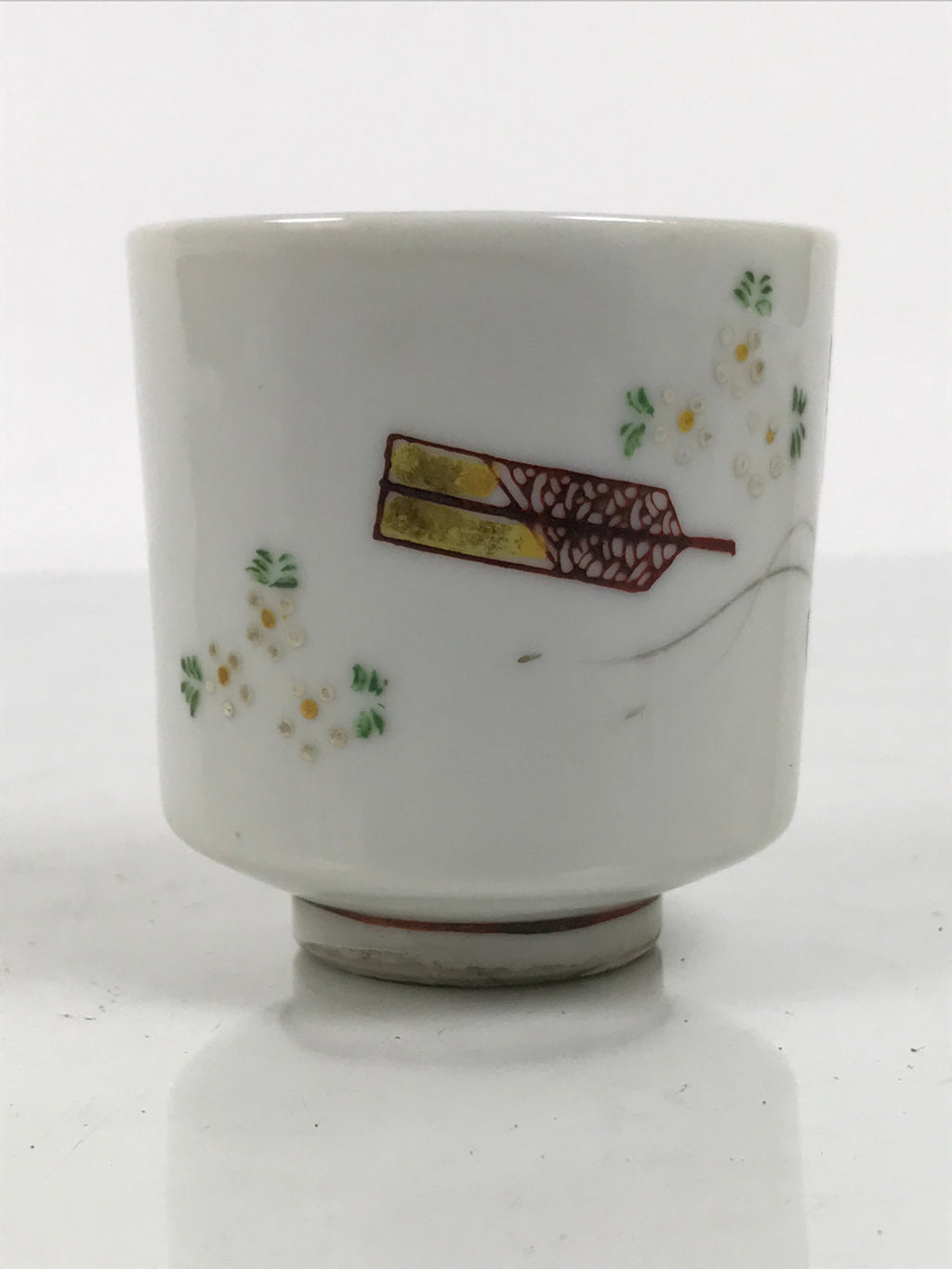 Japanese Kutani Ware Porcelain Yunomi Teacup Sencha Folding Fan White Red TC647-KT - Teacup-chidorivintage.com