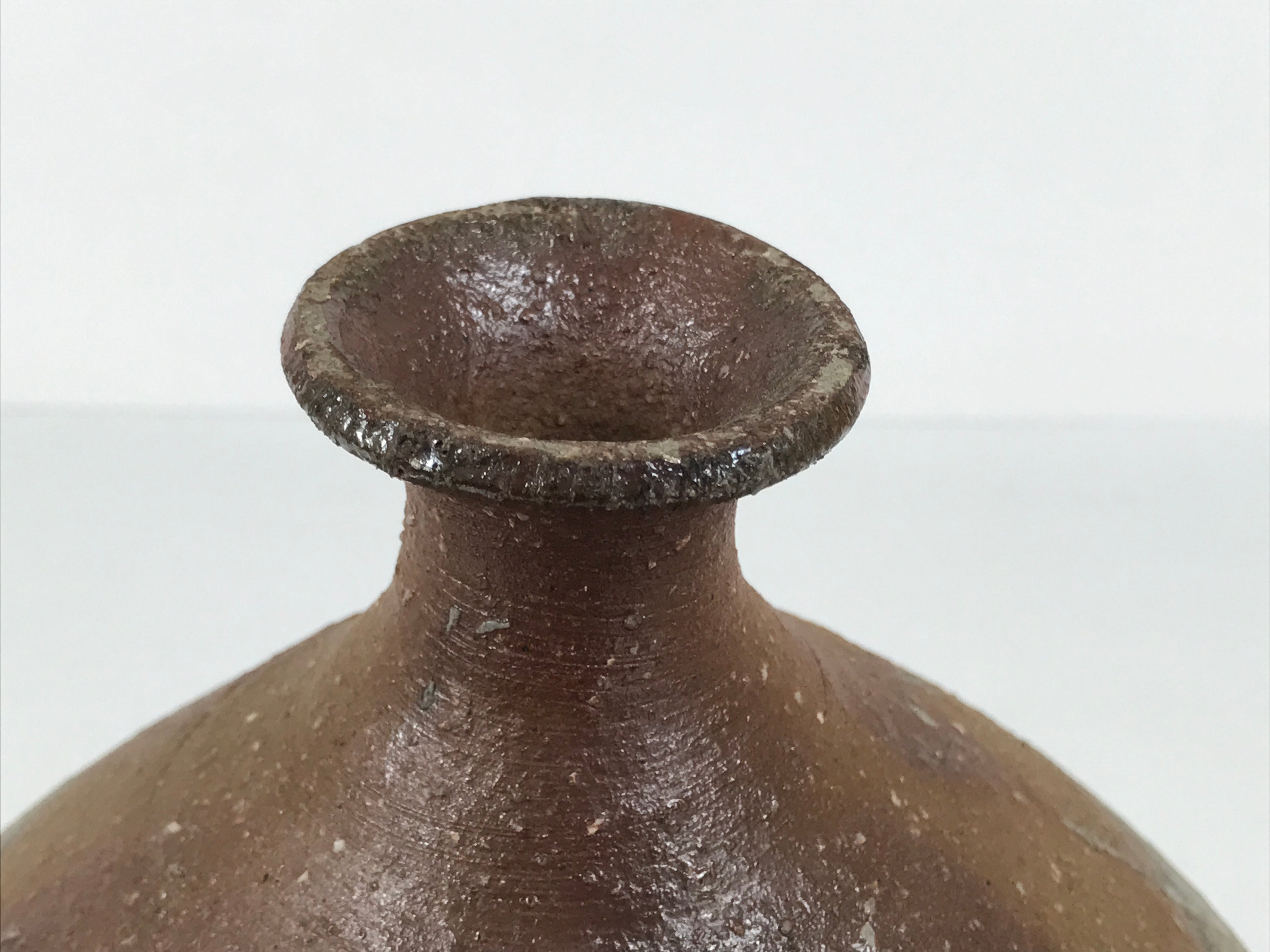 Japanese Ceramic Flower Vase Vtg Ikebana Kabin Brown Round Drip Speckles FK246-KT - Vase-chidorivintage.com