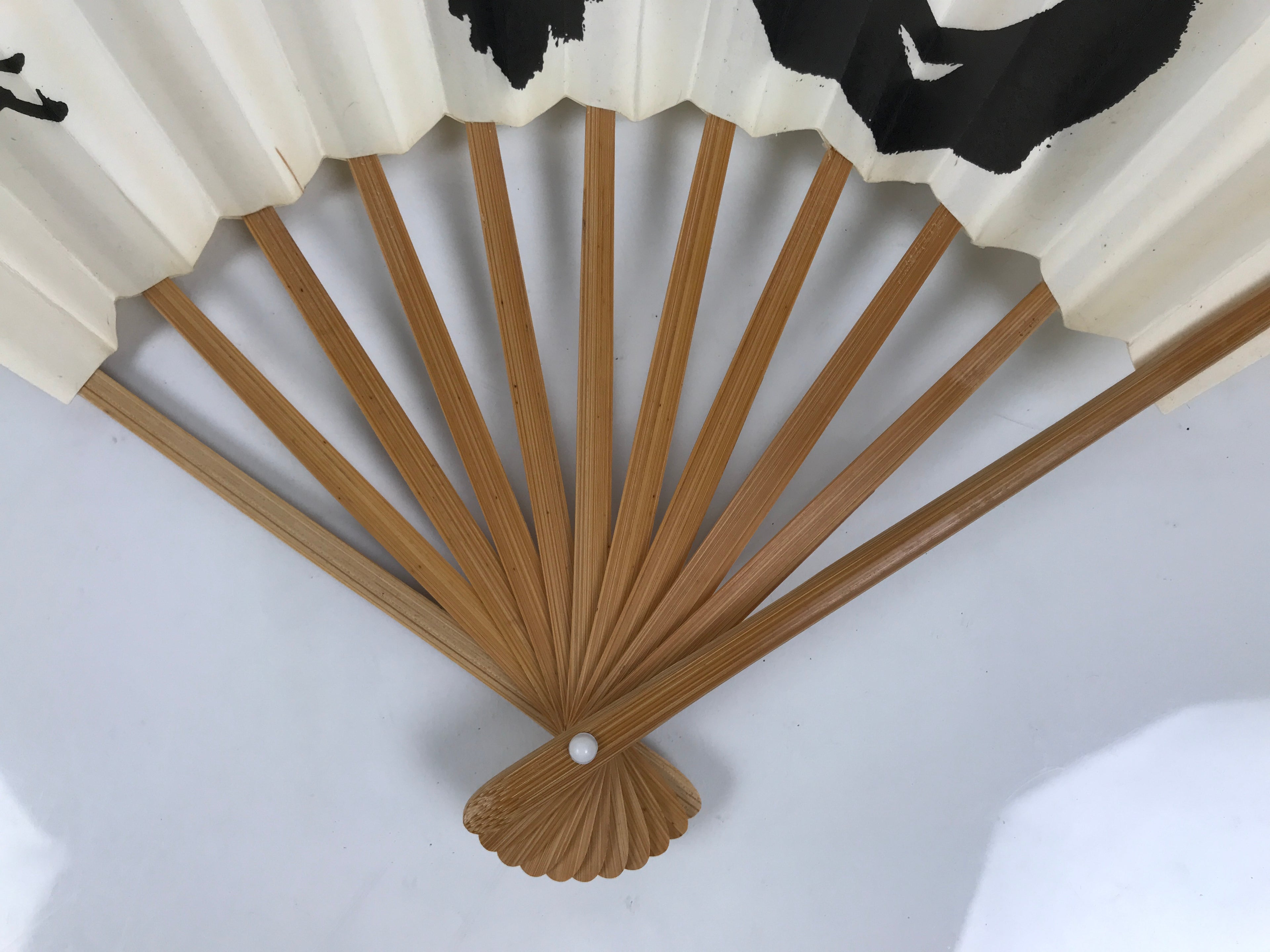 Japanese Paper Folding Fan Sensu Vtg Bamboo Frame White Longevity Hiragana 5D44-AD - Fan-chidorivintage.com
