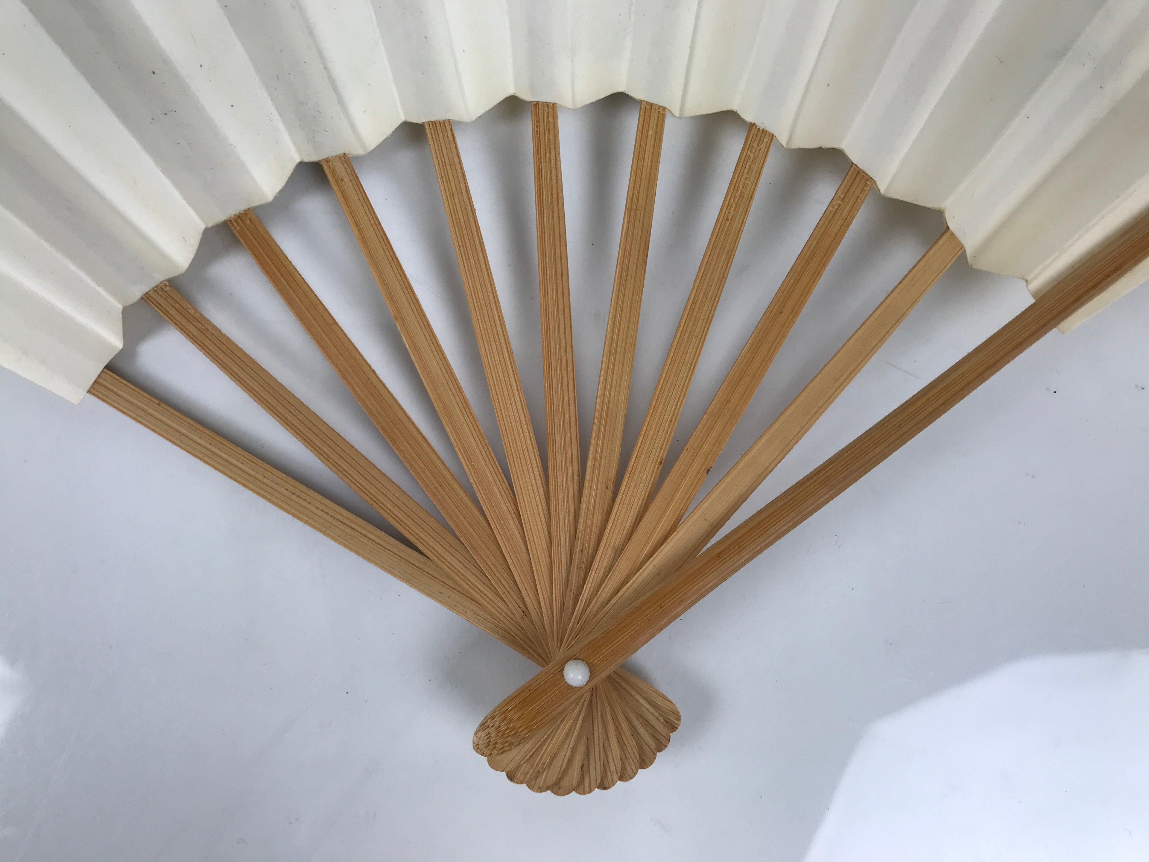 Japanese Paper Folding Fan Sensu Vtg Bamboo Frame White Longevity Hiragana 5D44-AD - Fan-chidorivintage.com