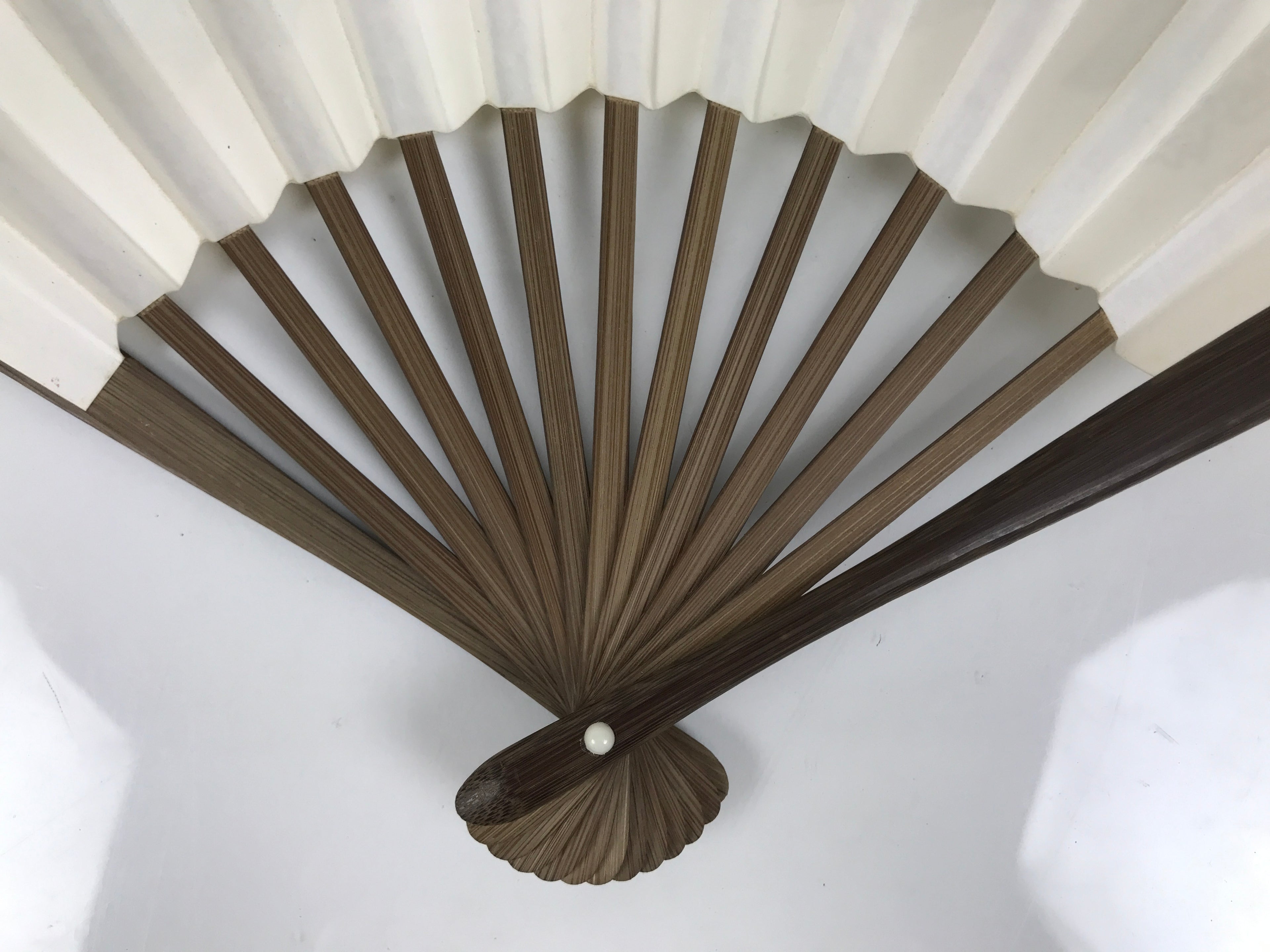 Japanese Paper Folding Fan Sensu Vtg Bamboo Frame White Kanji Calligraphy 5D93-AD - Fan-chidorivintage.com