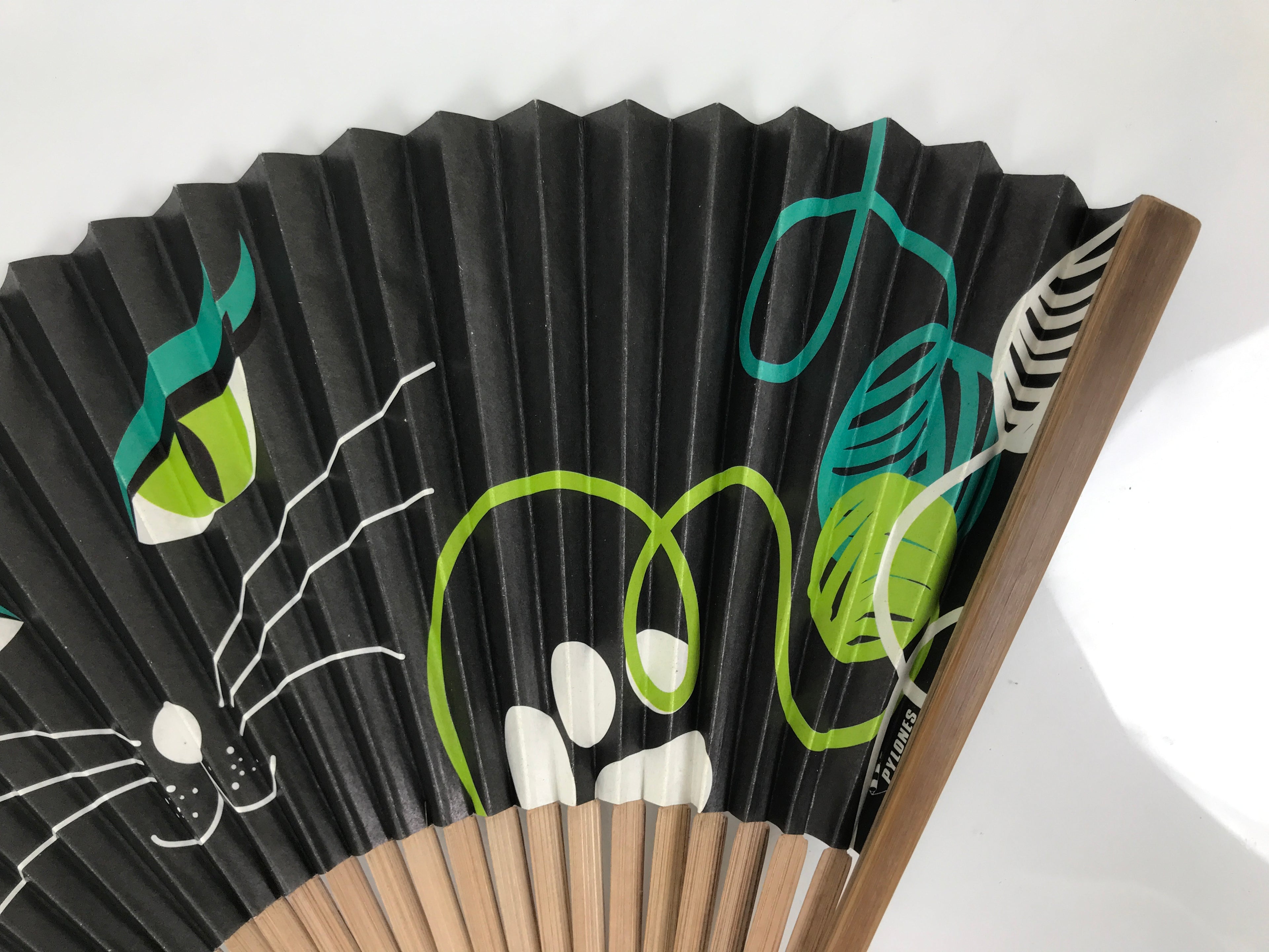 Japanese Paper Folding Fan Vtg Sensu Bamboo Frame Black Cat Green Vines 5D51-AD - Fan-chidorivintage.com