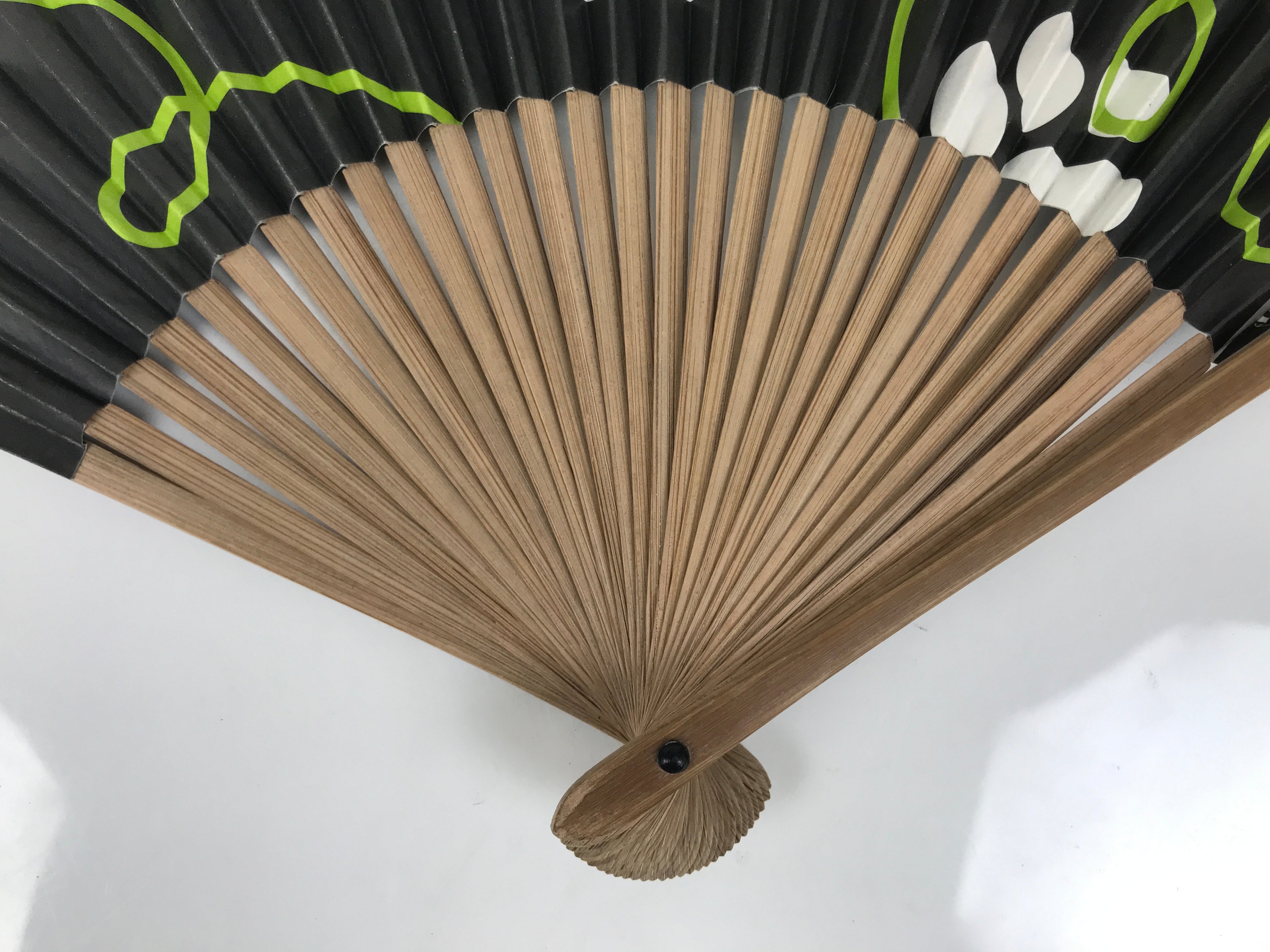 Japanese Paper Folding Fan Vtg Sensu Bamboo Frame Black Cat Green Vines 5D51-AD - Fan-chidorivintage.com