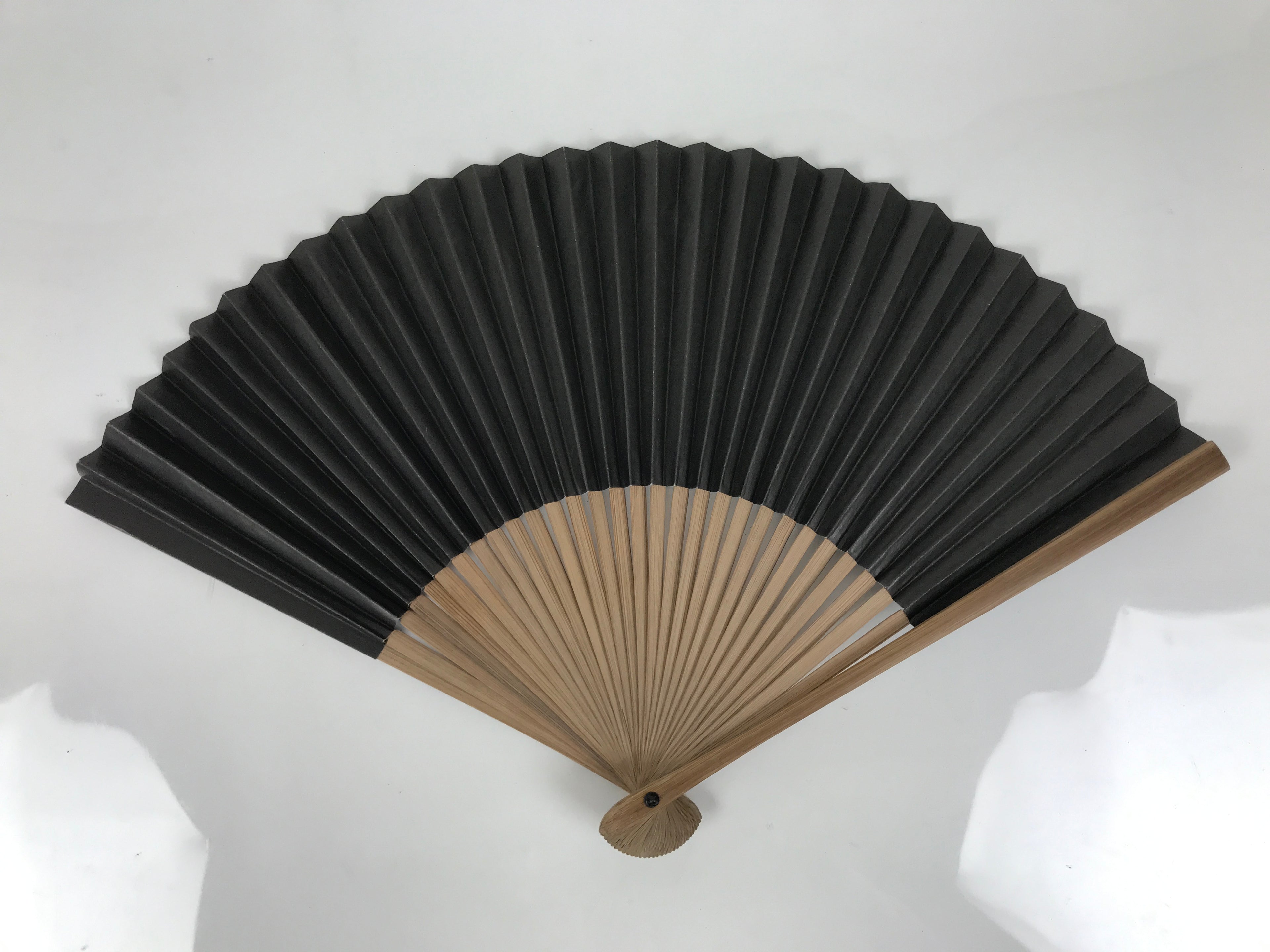 Japanese Paper Folding Fan Vtg Sensu Bamboo Frame Black Cat Green Vines 5D51-AD - Fan-chidorivintage.com