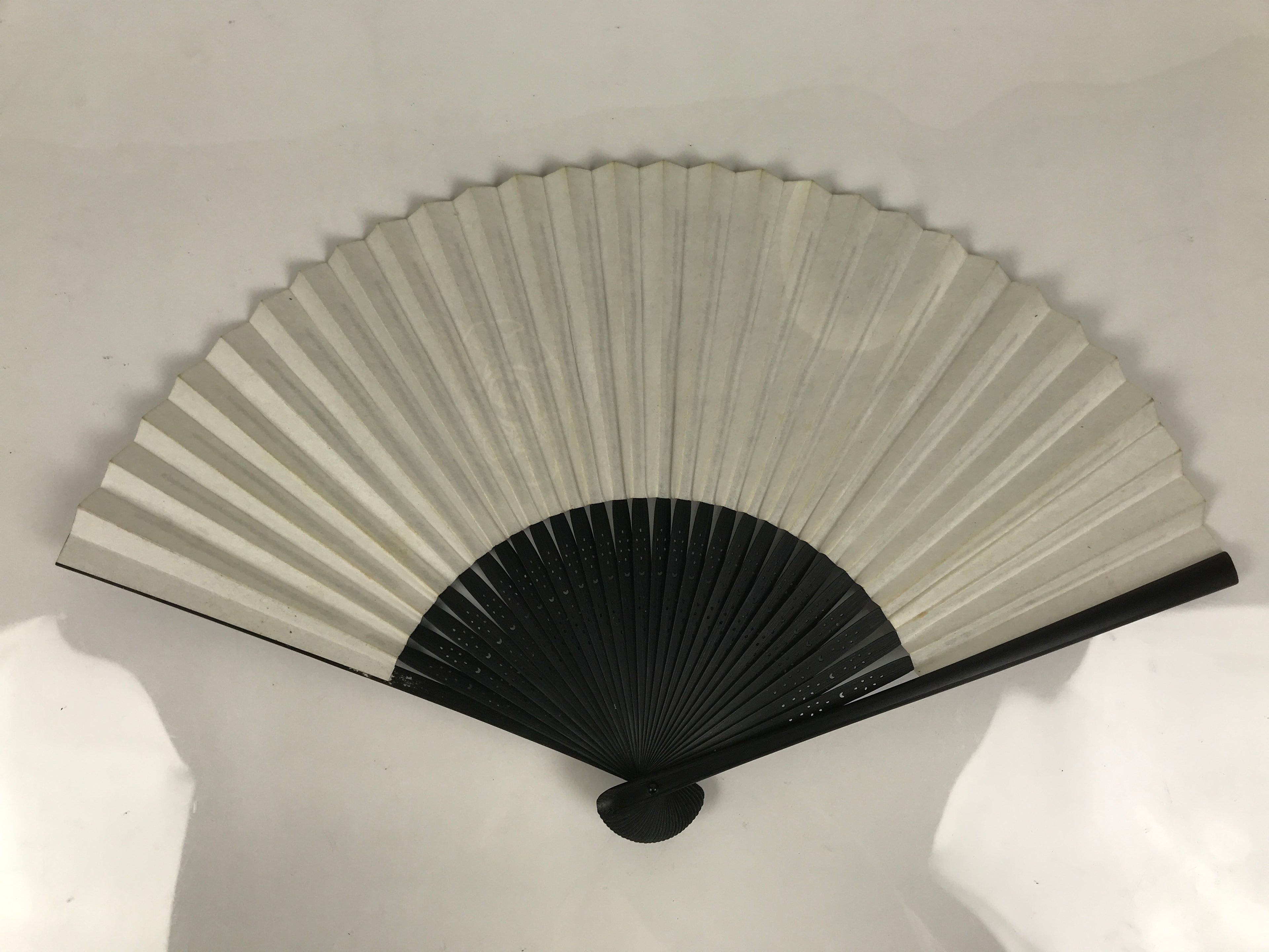 Japanese Paper Folding Fan Sensu Vtg Bamboo Frame Dark Blue Moon Kanji 5D98-AD - Fan-chidorivintage.com