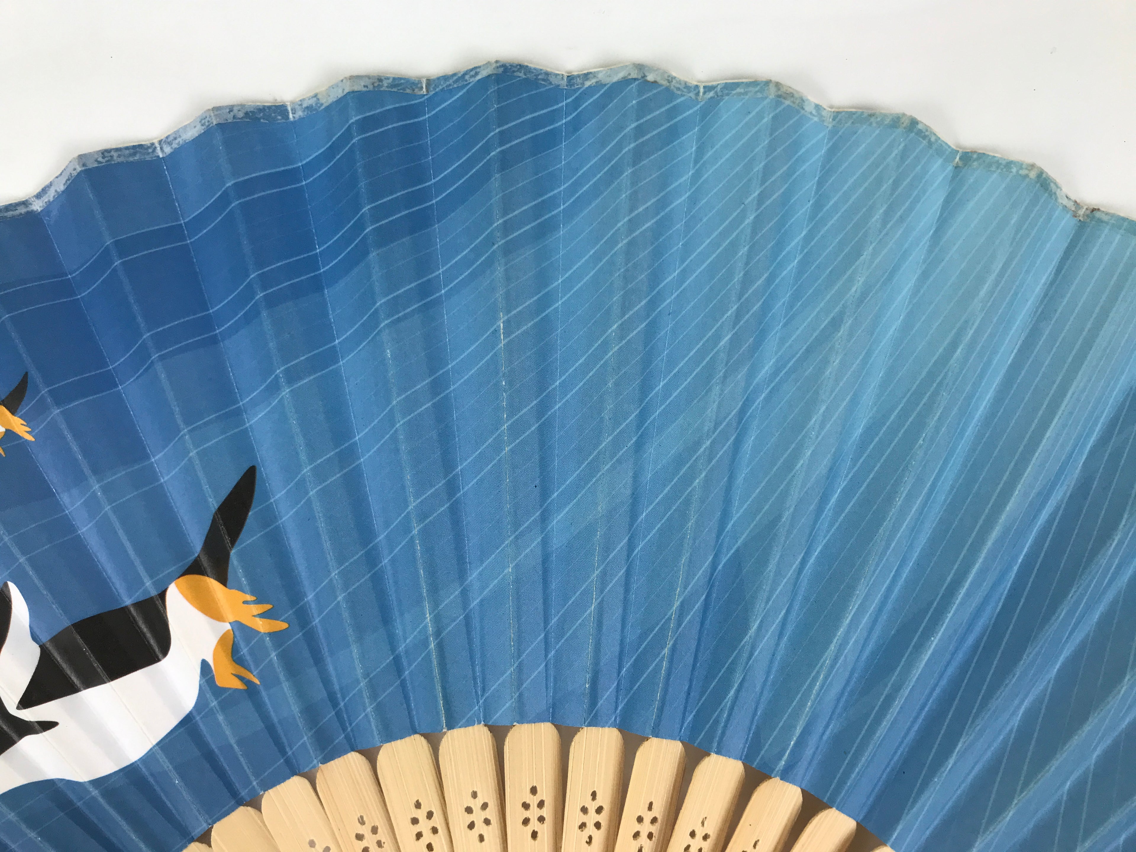 Japanese Paper Folding Fan Vtg Sensu Bamboo Cutout Frame Penguins Blue 5D54-AD - Fan-chidorivintage.com