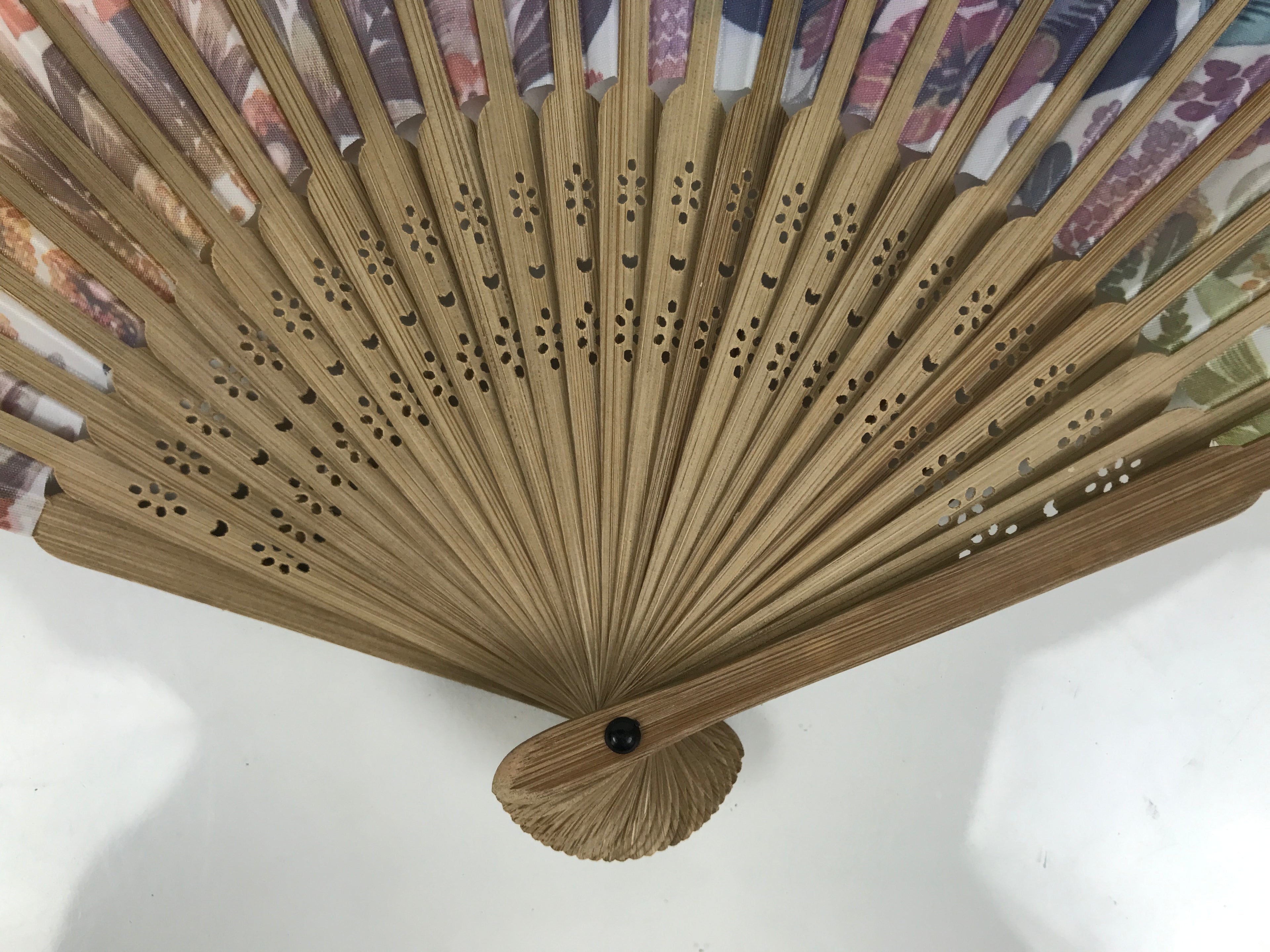 Japanese Fabric Folding Fan Sensu Vtg Bamboo Frame Rainbow Color Flowers 5D57-AD - Fan-chidorivintage.com