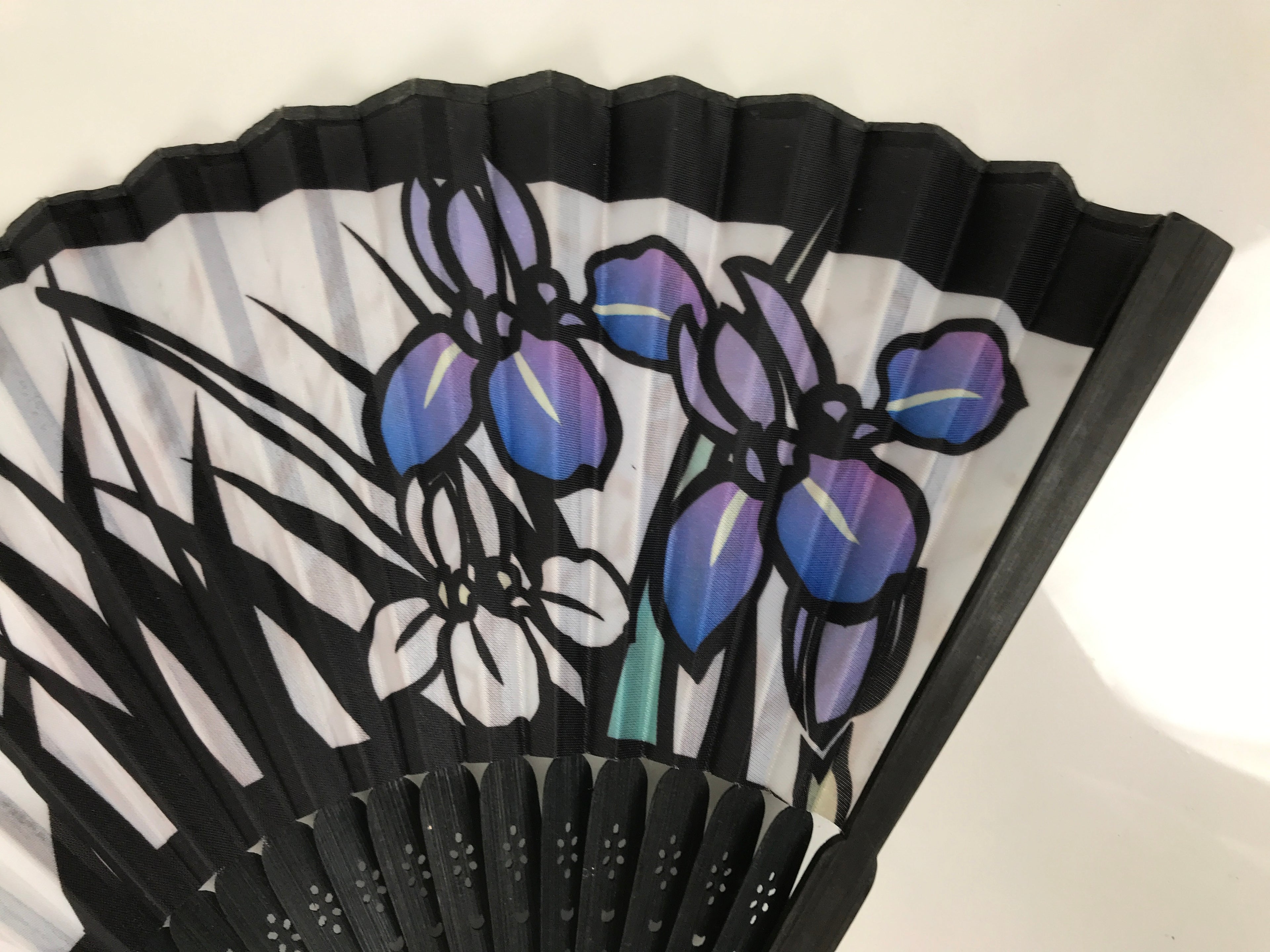 Japanese Fabric Folding Fan Sensu Vtg Black Bamboo Frame Purple Iris Flower 5D59-AD - Fan-chidorivintage.com